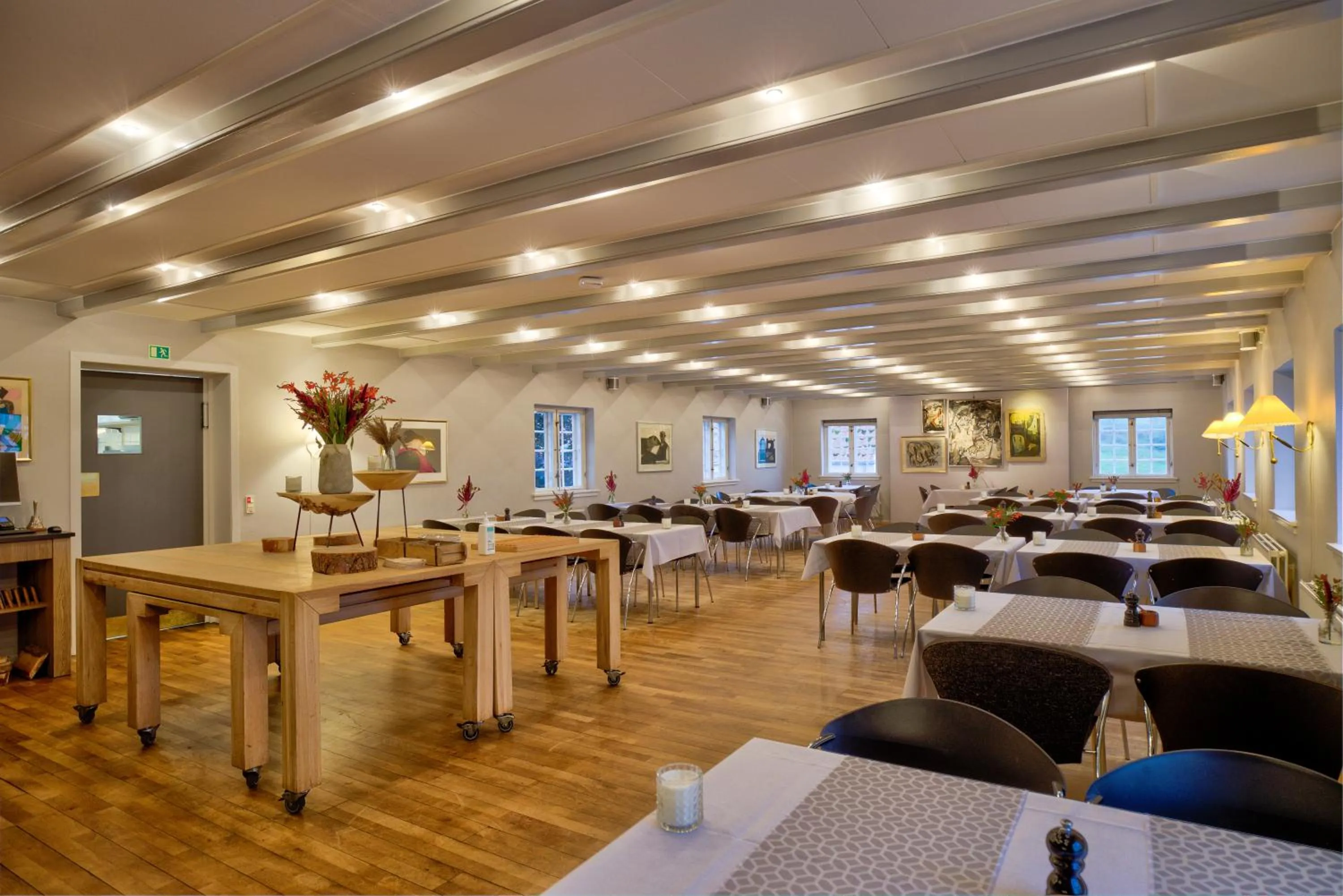 Restaurant/places to eat in Haraldskær Sinatur Hotel & Konference