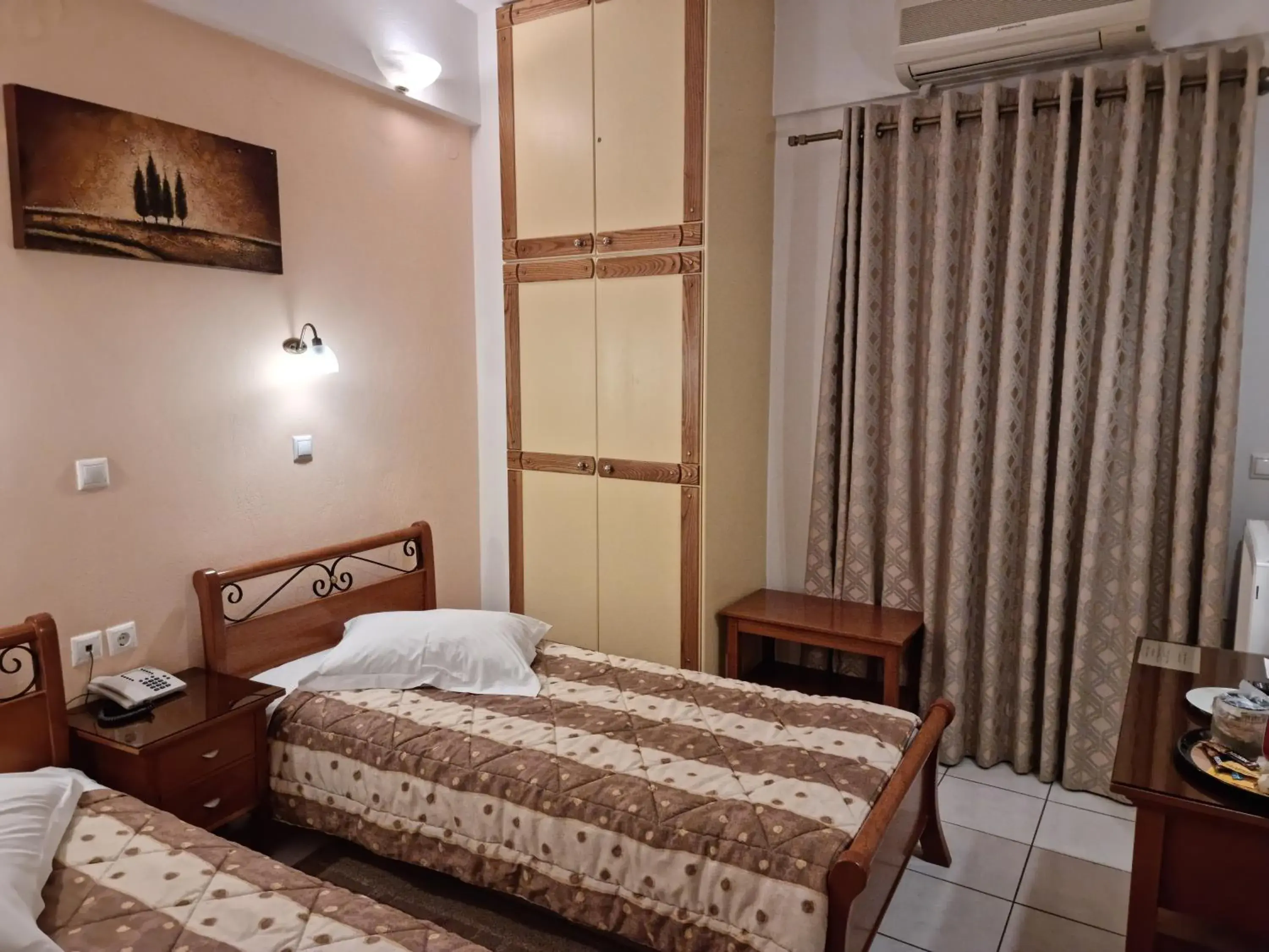 Economy Twin Room in Pitho Economy Twin Room in Pitho