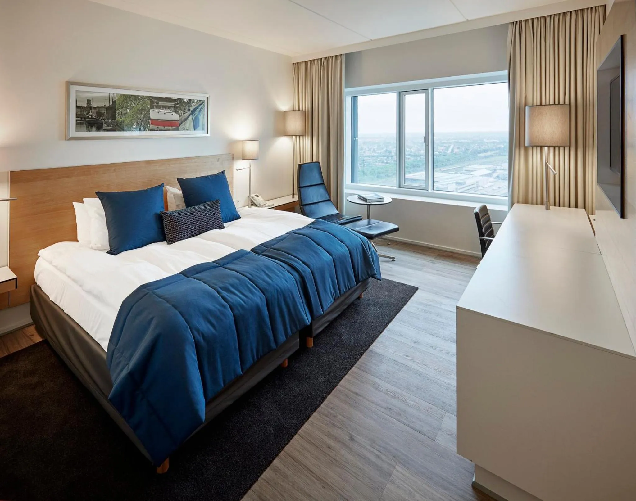 Photo of the whole room, Bed in Crowne Plaza Copenhagen Towers by IHG