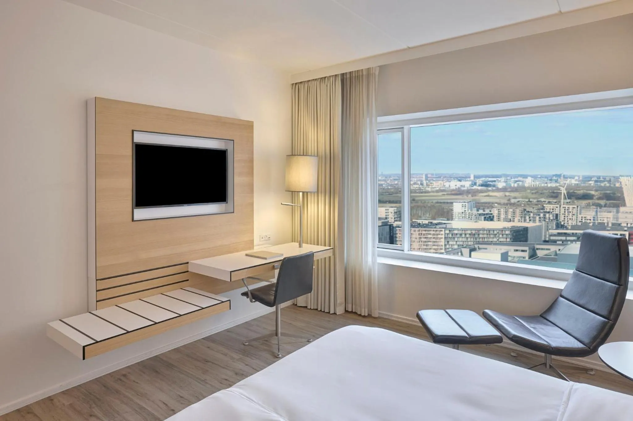 Photo of the whole room, Bed in Crowne Plaza Copenhagen Towers by IHG