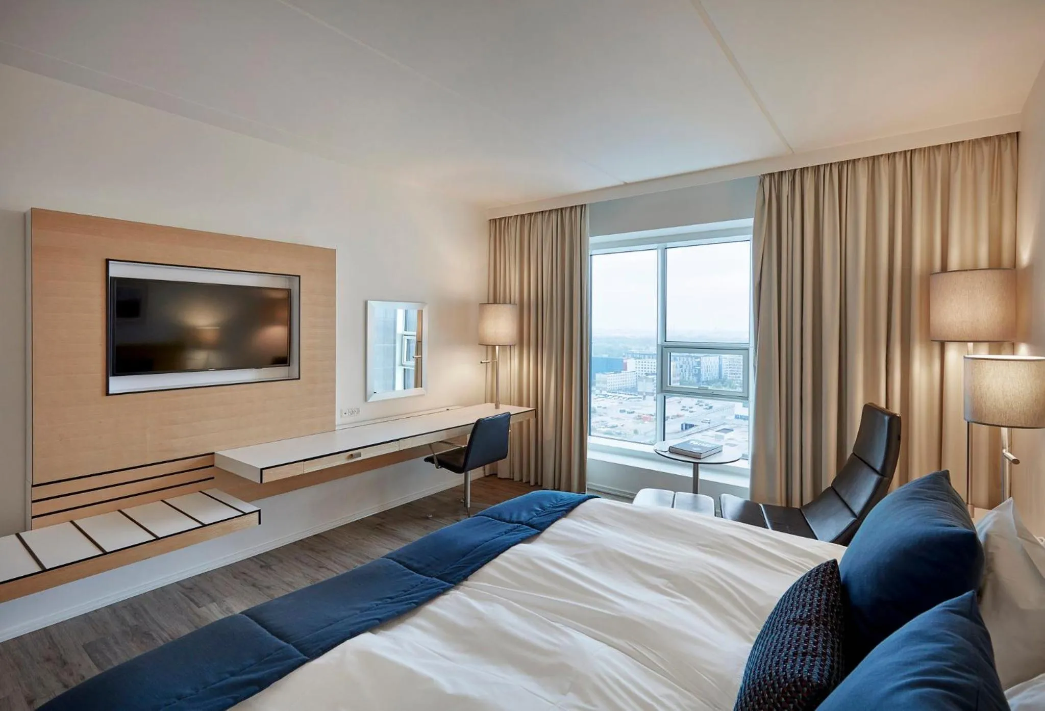 Photo of the whole room, Bed in Crowne Plaza Copenhagen Towers by IHG