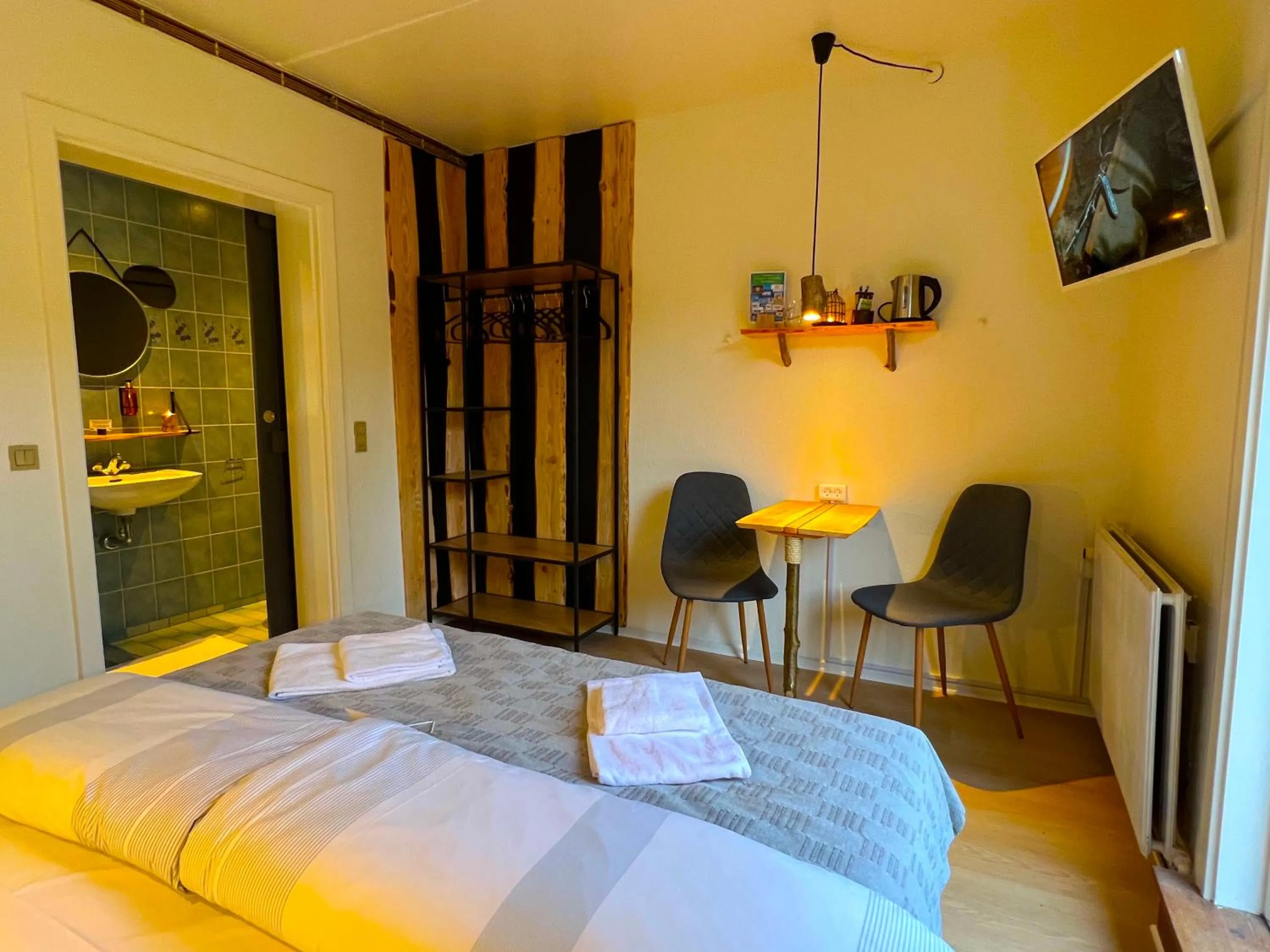 TV and multimedia, Bed in Hotel Skovly