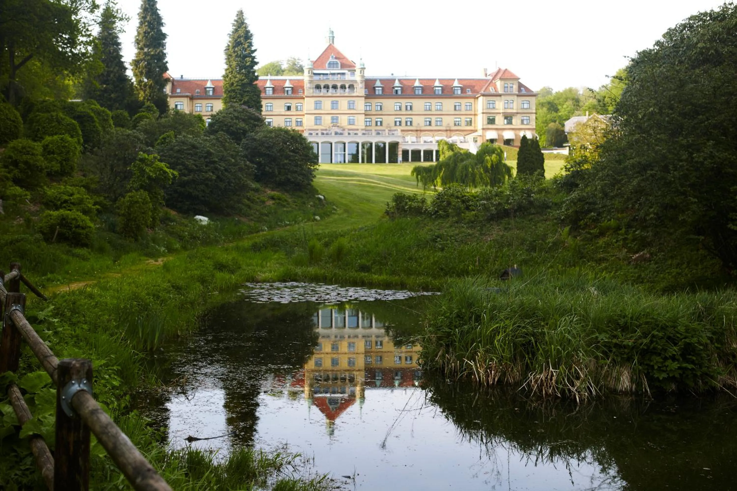 Facade/entrance in Hotel Vejlefjord