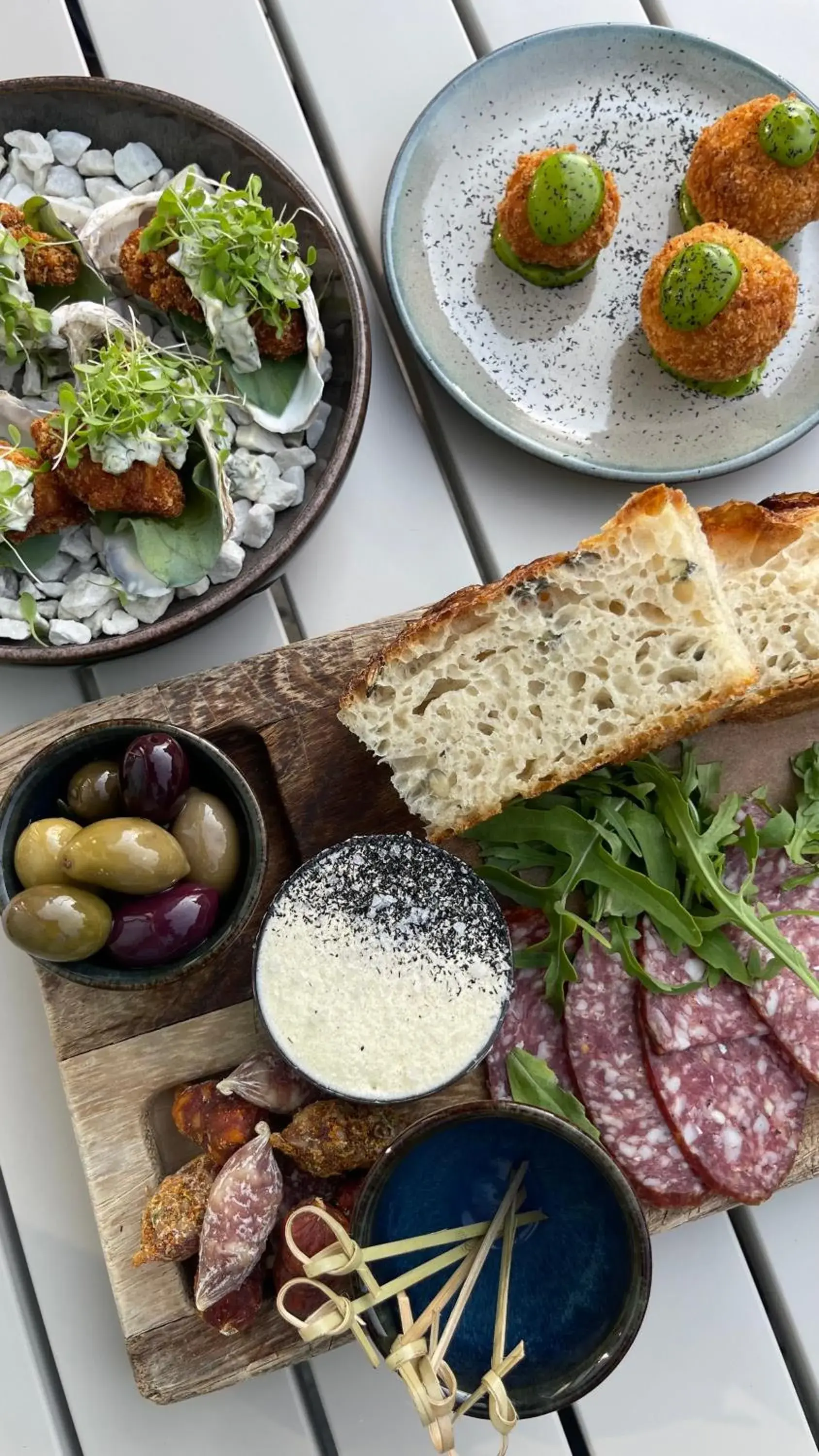 Restaurant/places to eat in Tivoli Hotel Restaurant/places to eat in Tivoli Hotel