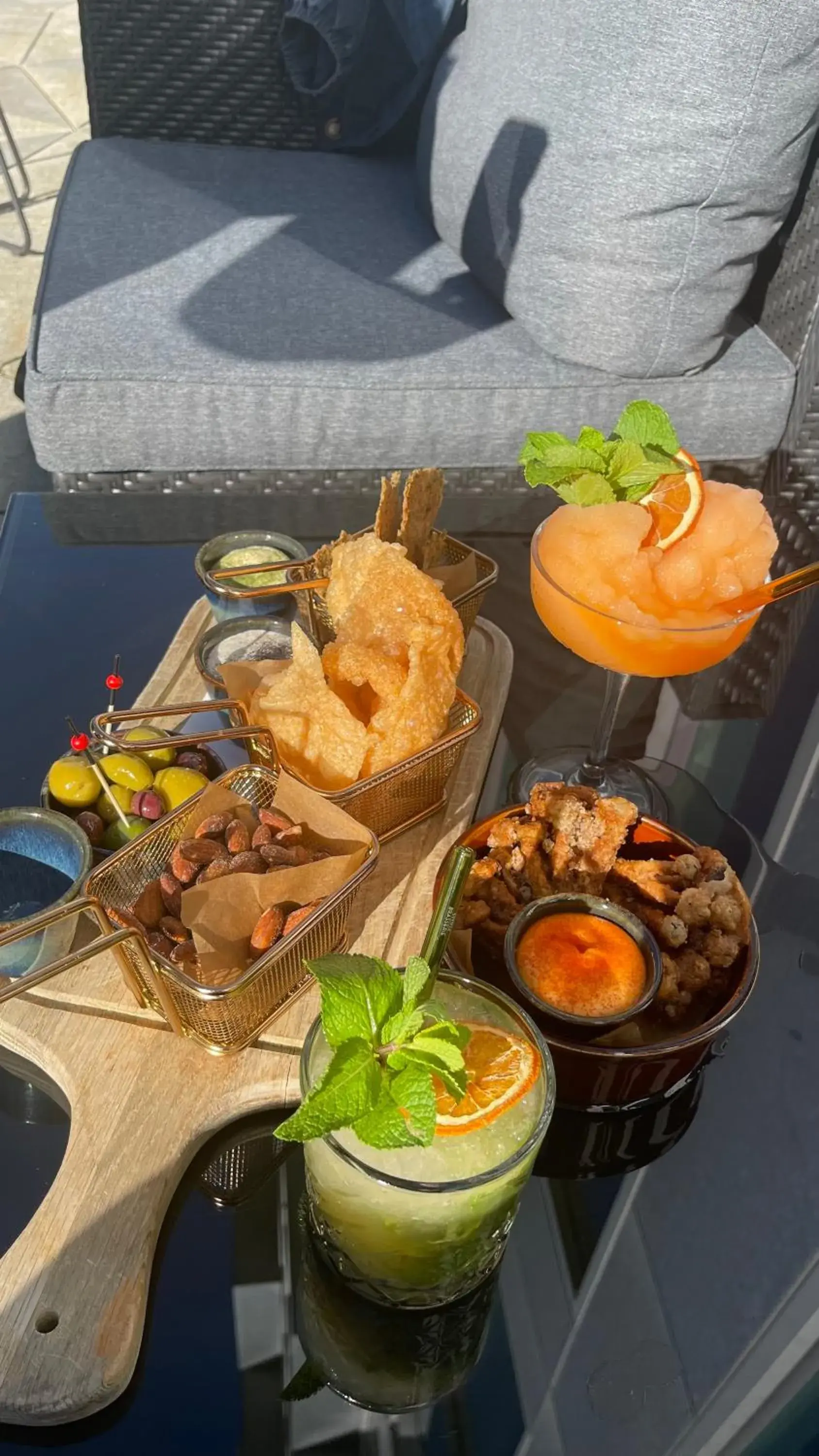 Lounge or bar in Tivoli Hotel Lounge or bar in Tivoli Hotel