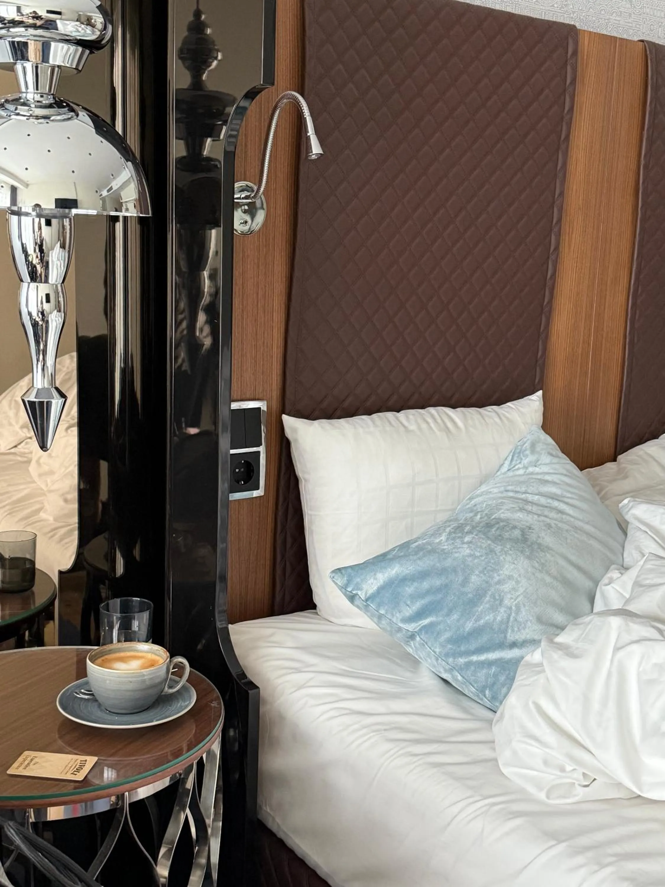 View (from property/room), Bed in Tivoli Hotel