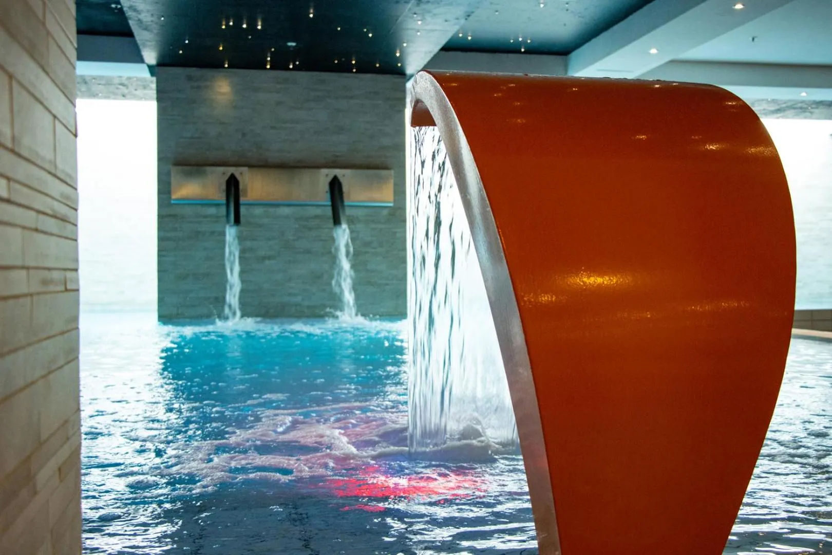 Swimming pool in Tivoli Hotel