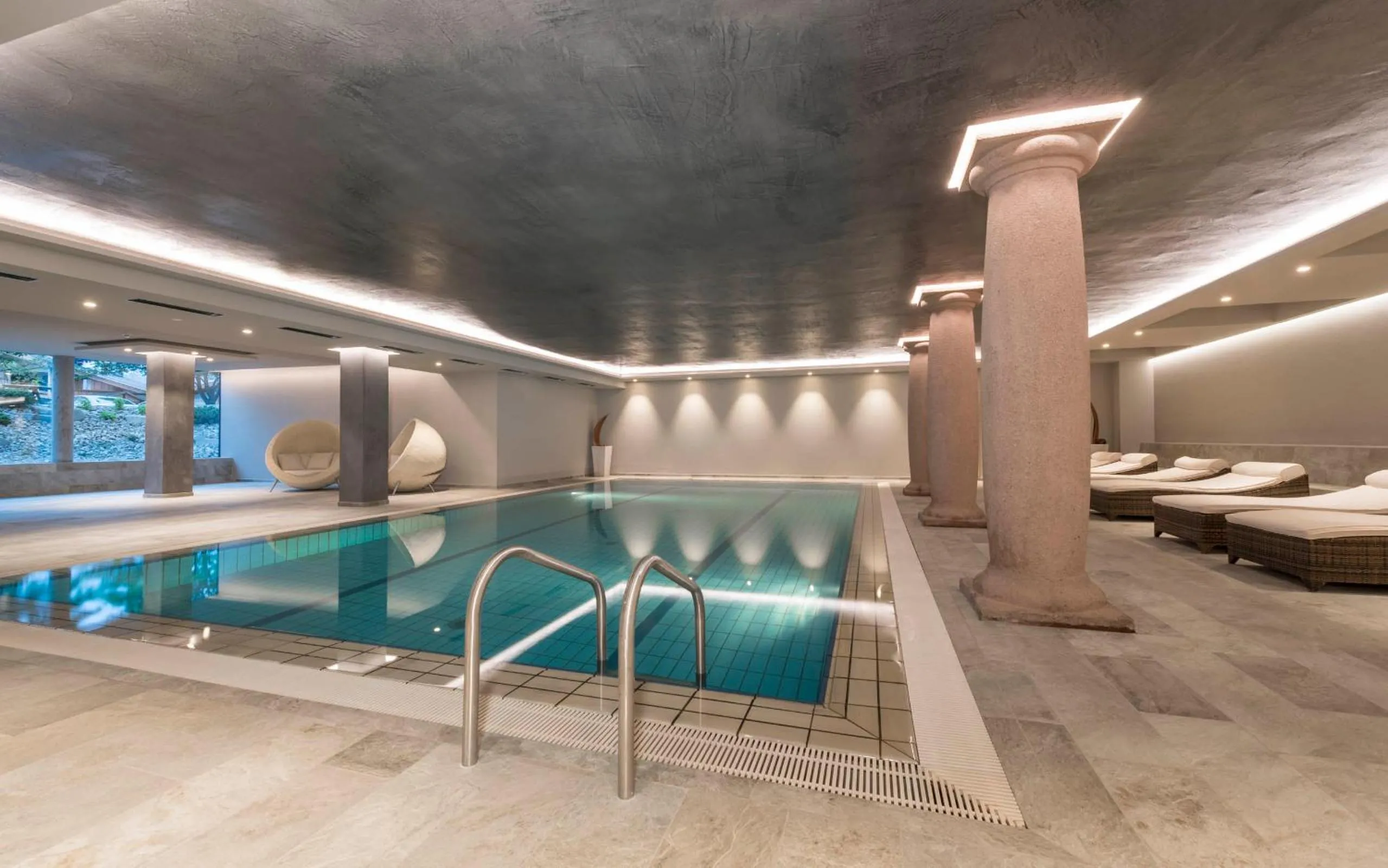 Swimming pool in Hotel Madonna