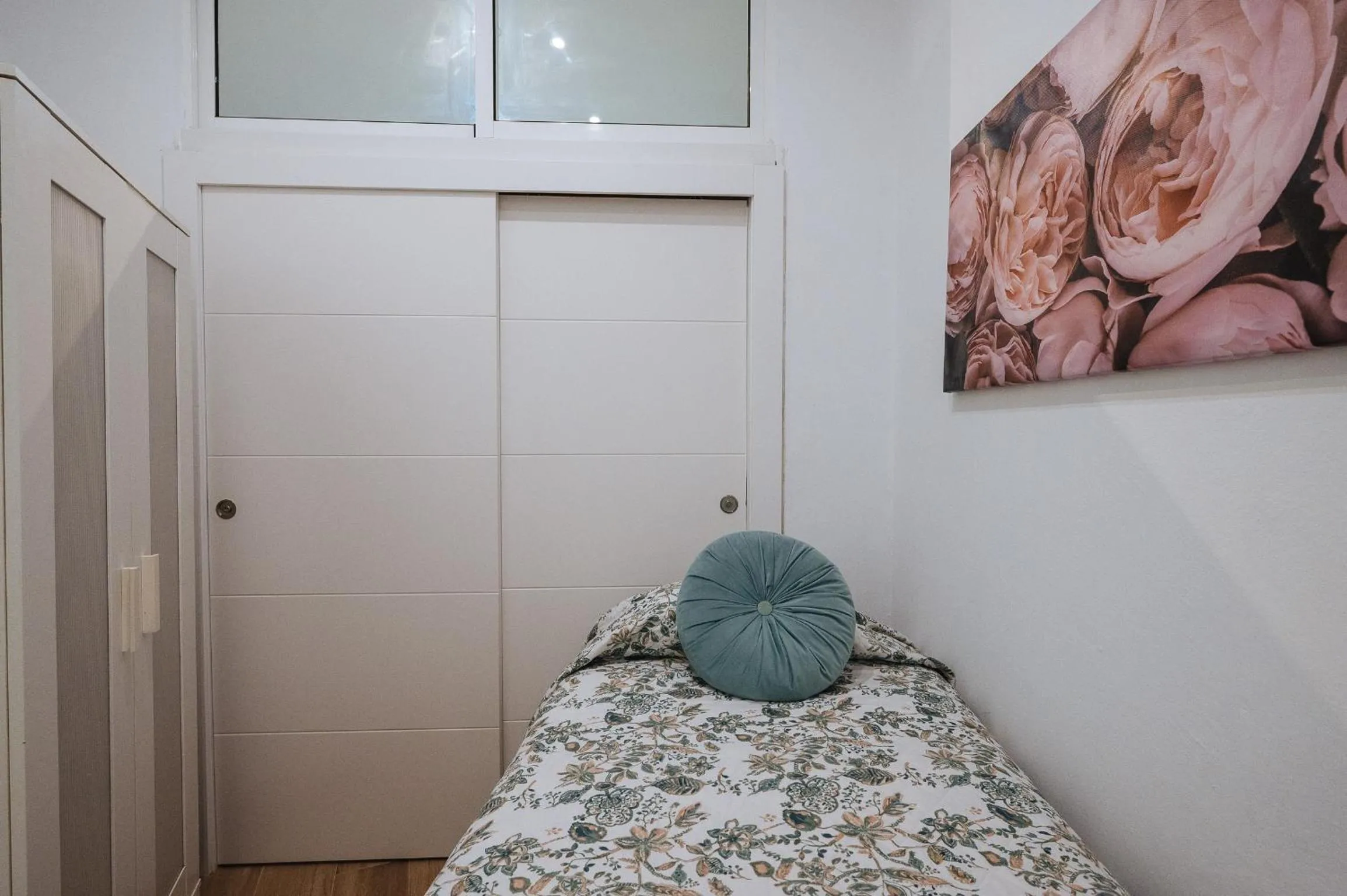 Bed in Divi Apartments Martínez Montañes