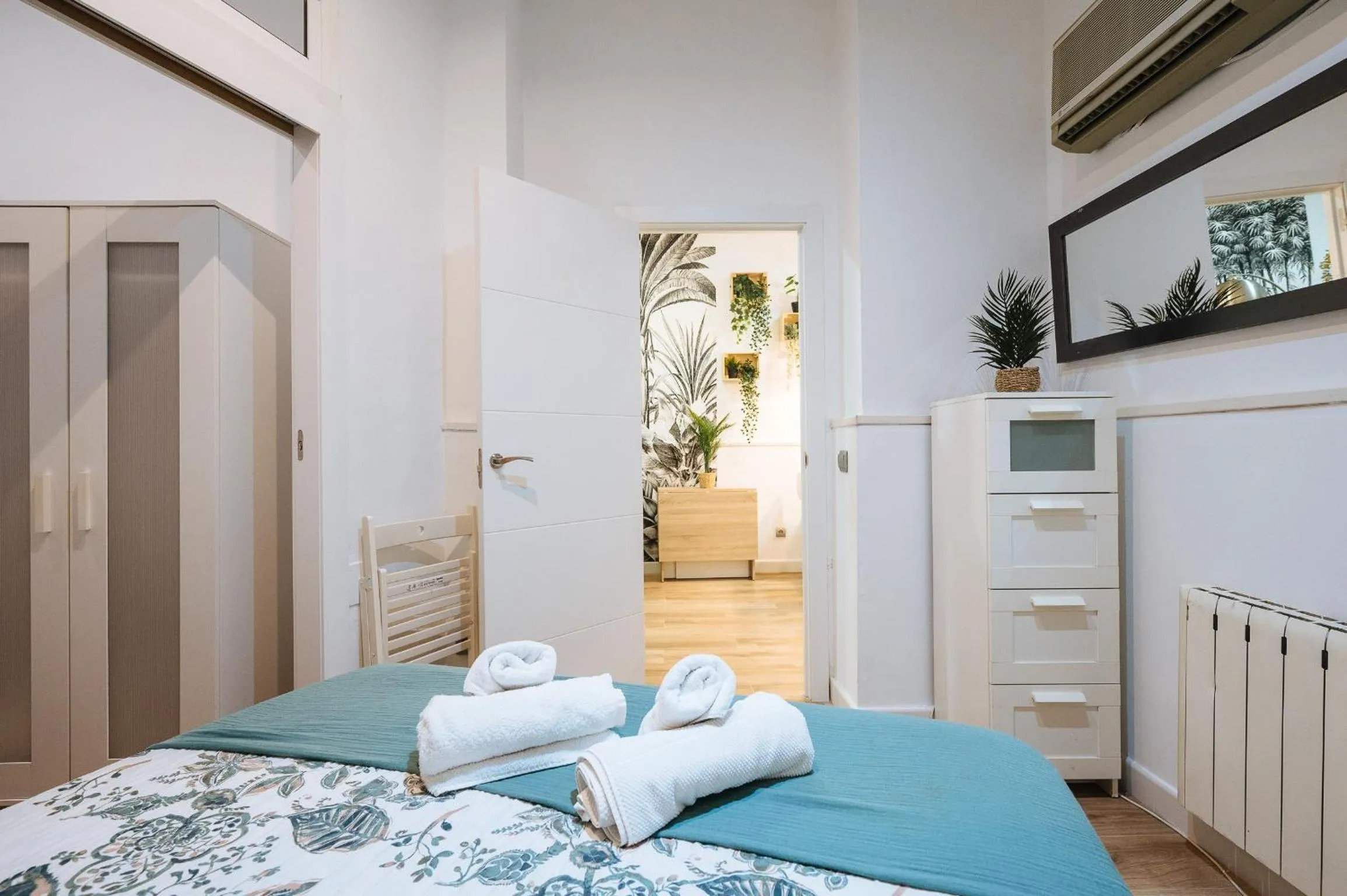 Bed in Divi Apartments Martínez Montañes