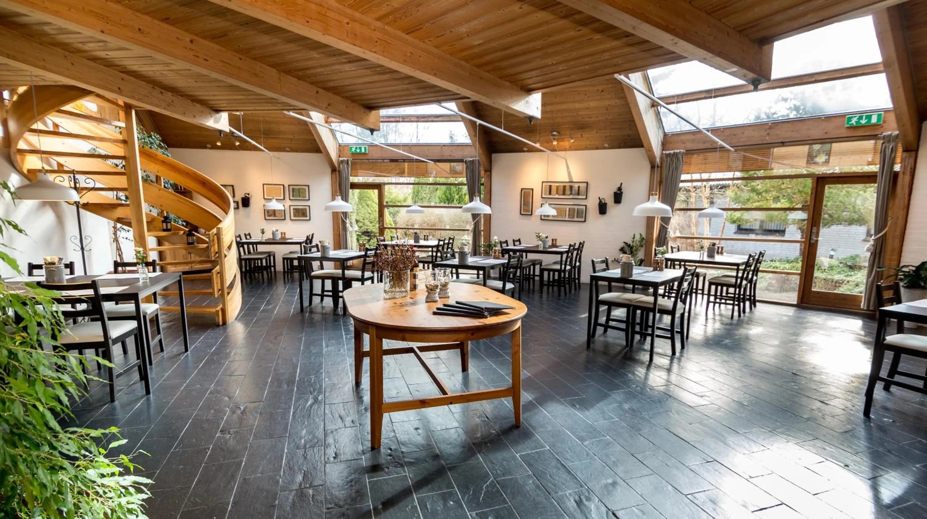 Restaurant/places to eat in Dalby Hotel