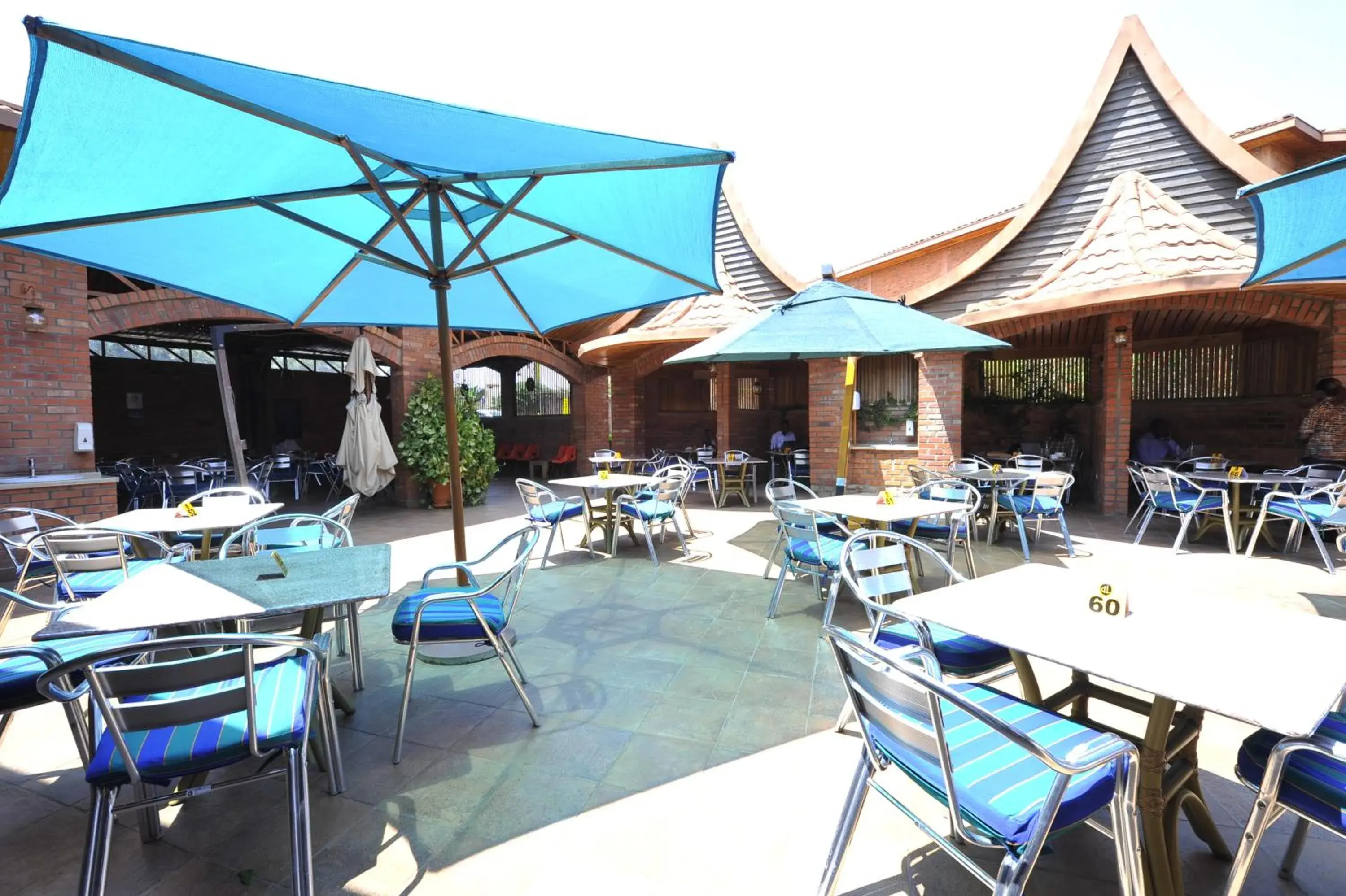 Restaurant/places to eat in Hotel Chez Lando Restaurant/places to eat in Hotel Chez Lando