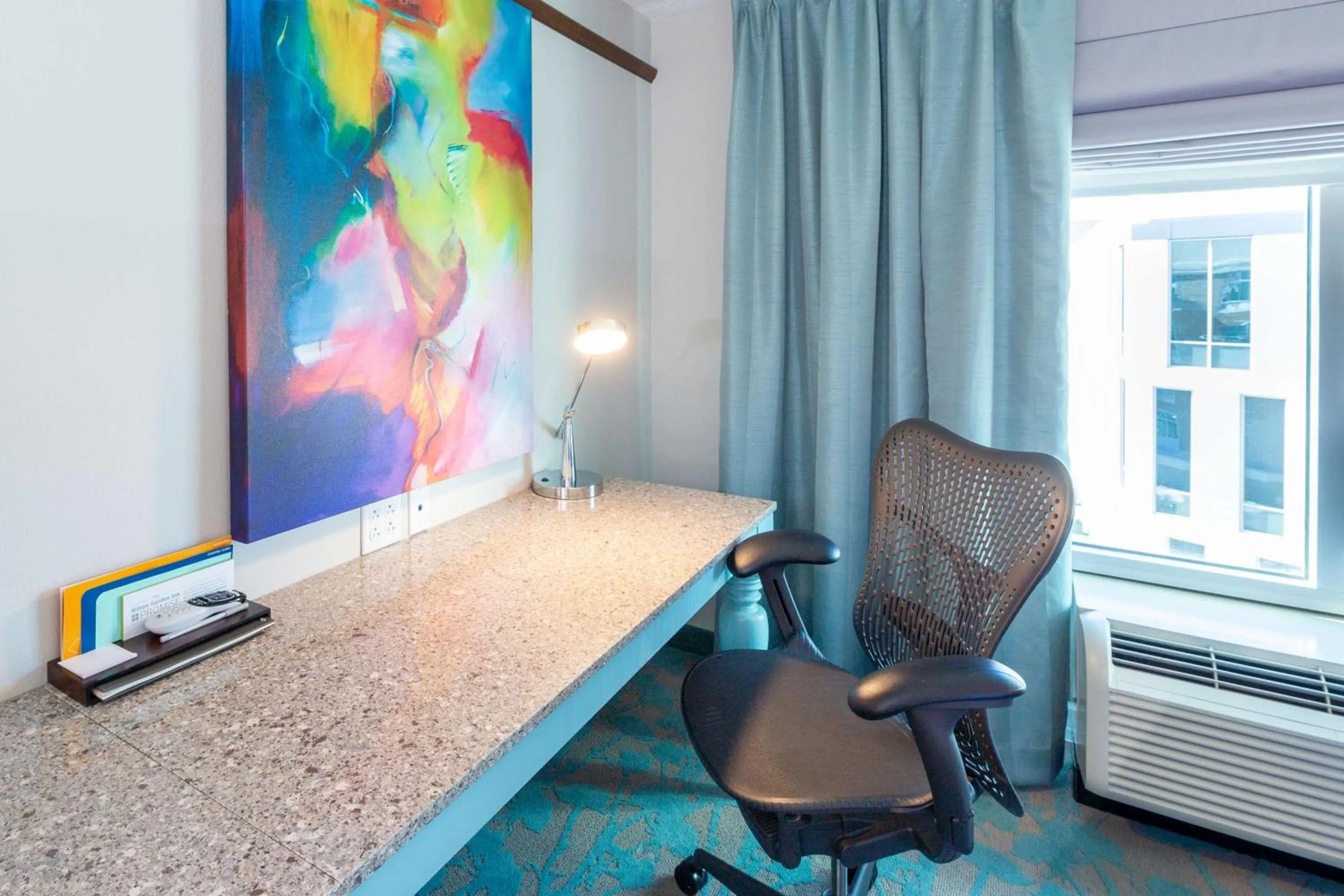 Bedroom in Hilton Garden Inn Asheville Downtown