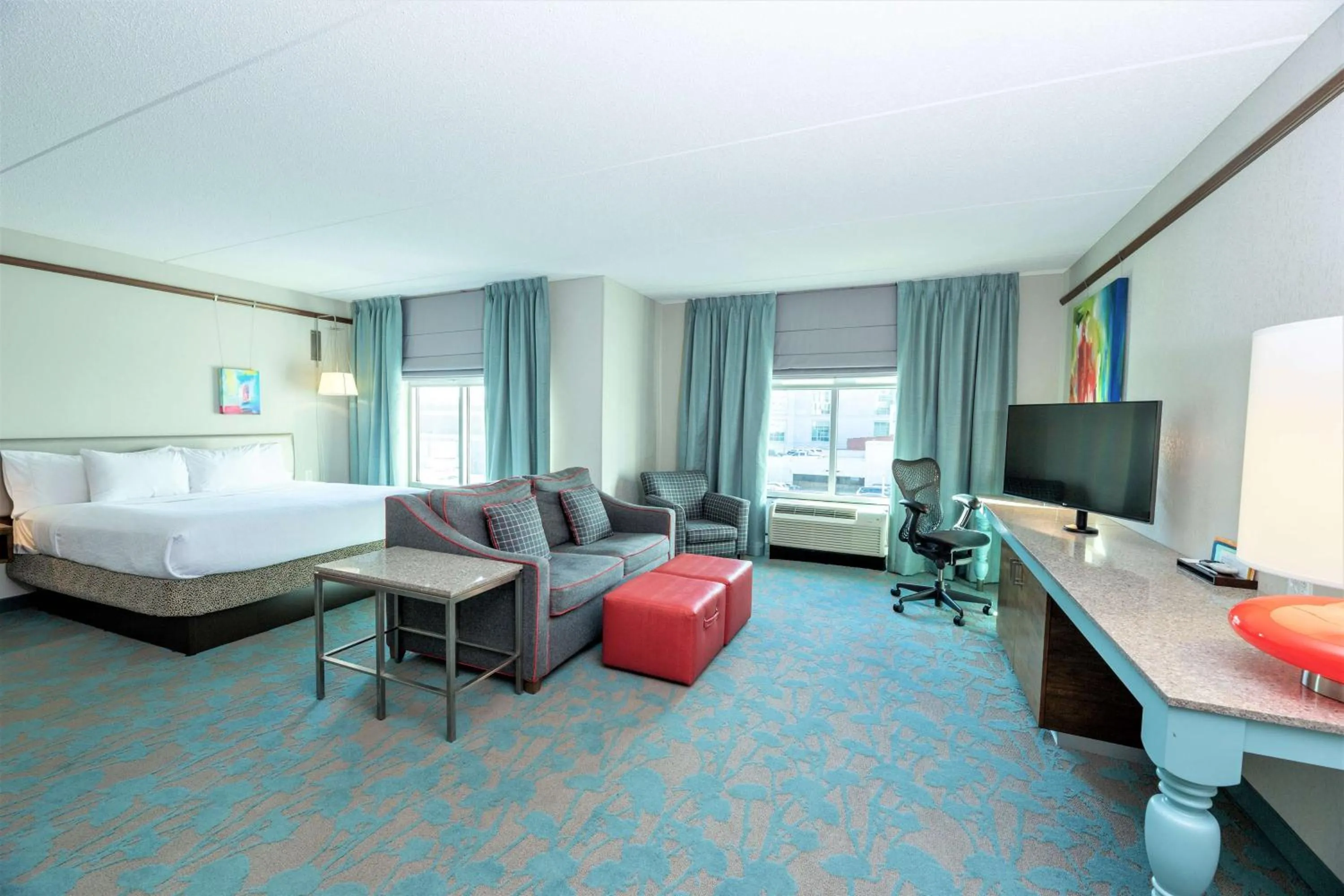 Bedroom, Bed in Hilton Garden Inn Asheville Downtown