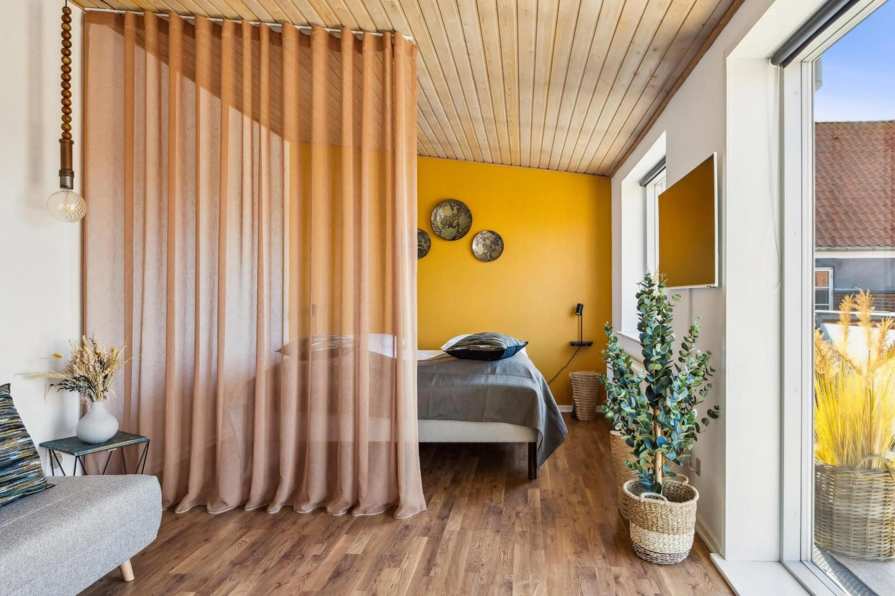 Living room, Bed in Hotel Ringkøbing