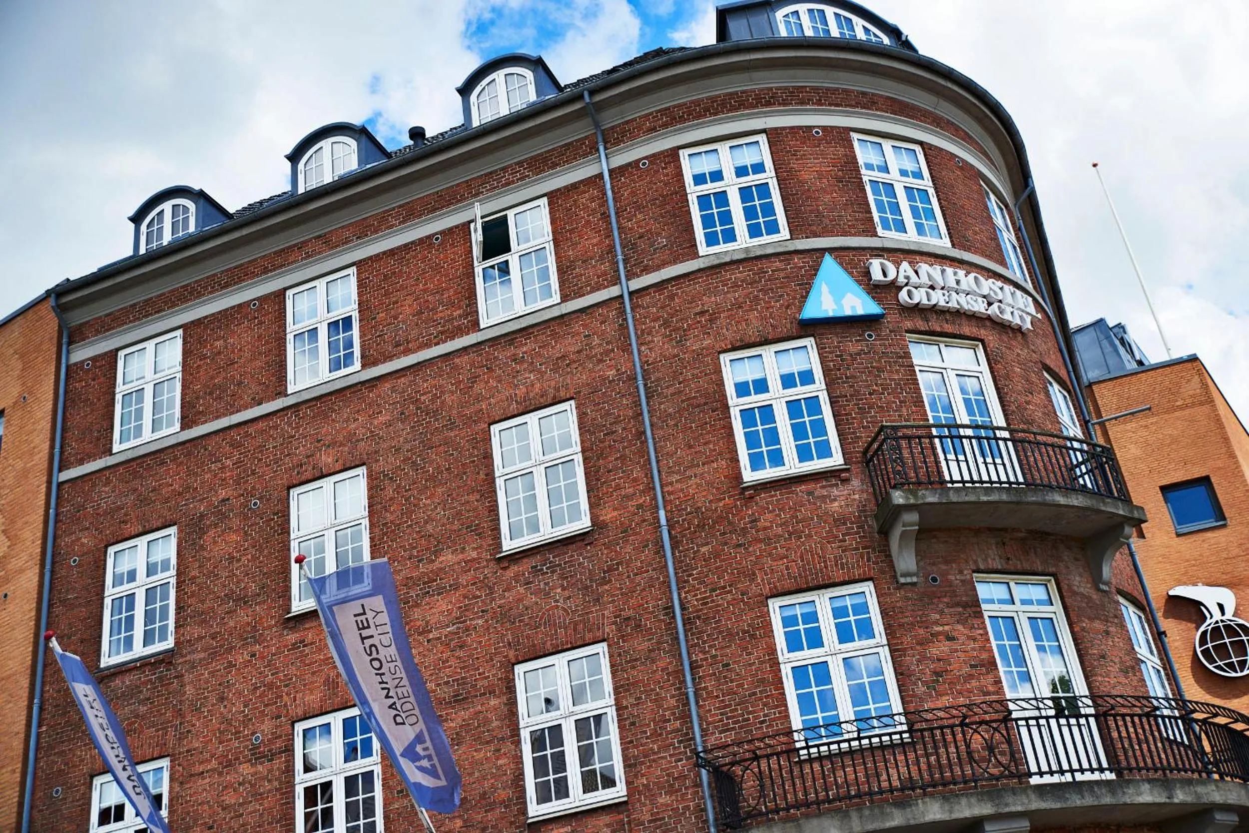 Facade/entrance in Danhostel Odense City
