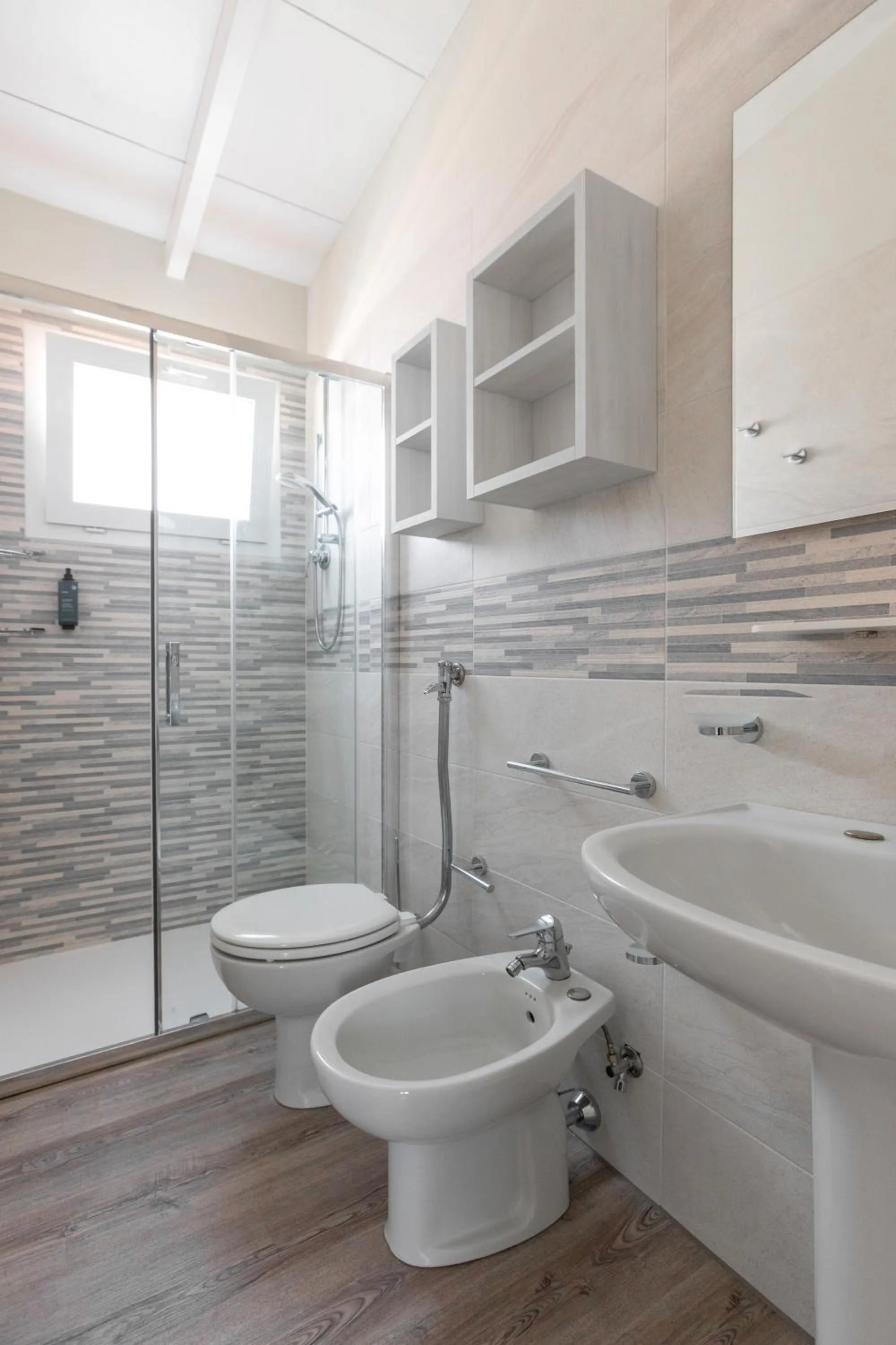 Shower in Park Gallanti