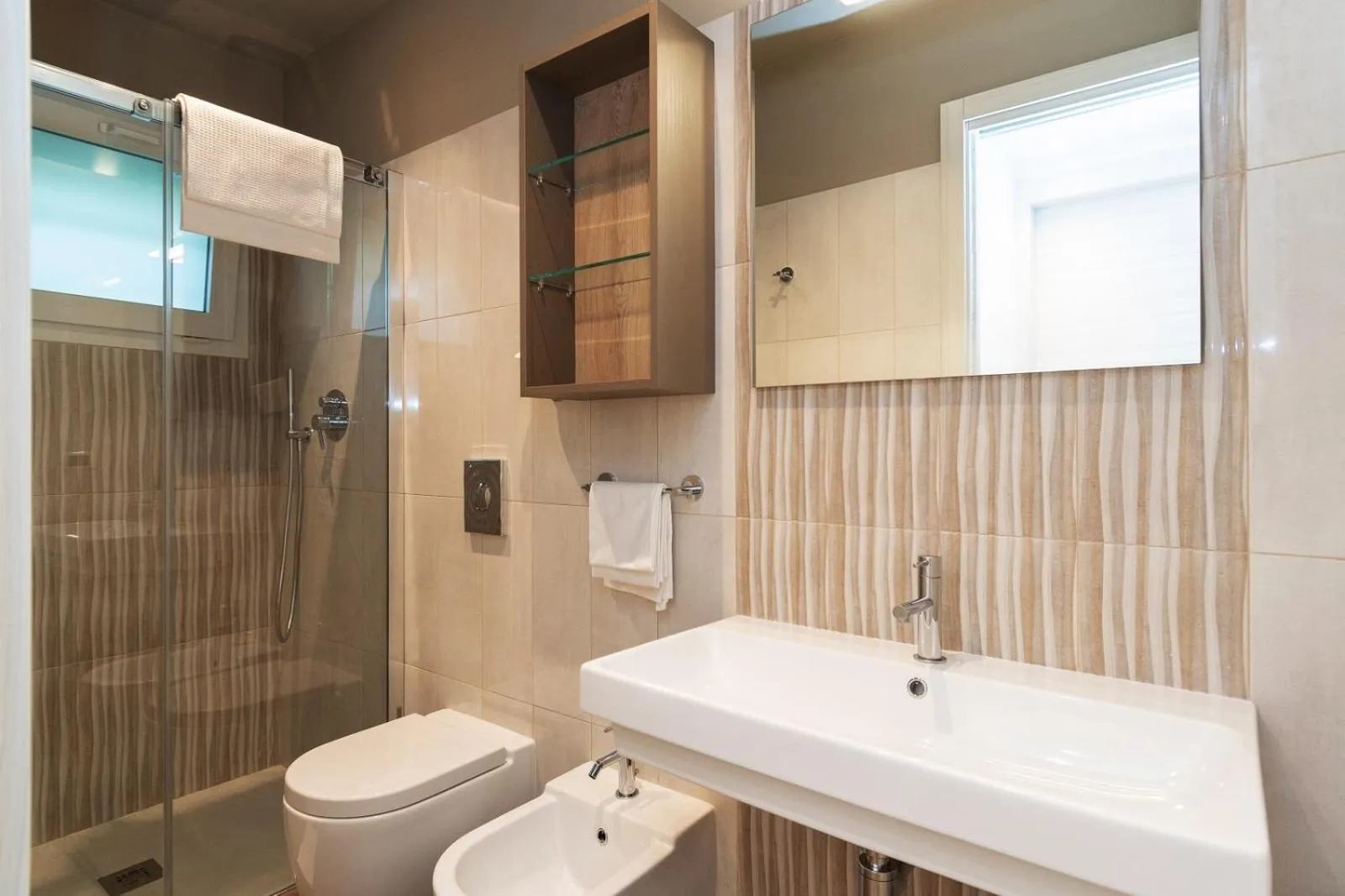 Shower in Park Gallanti