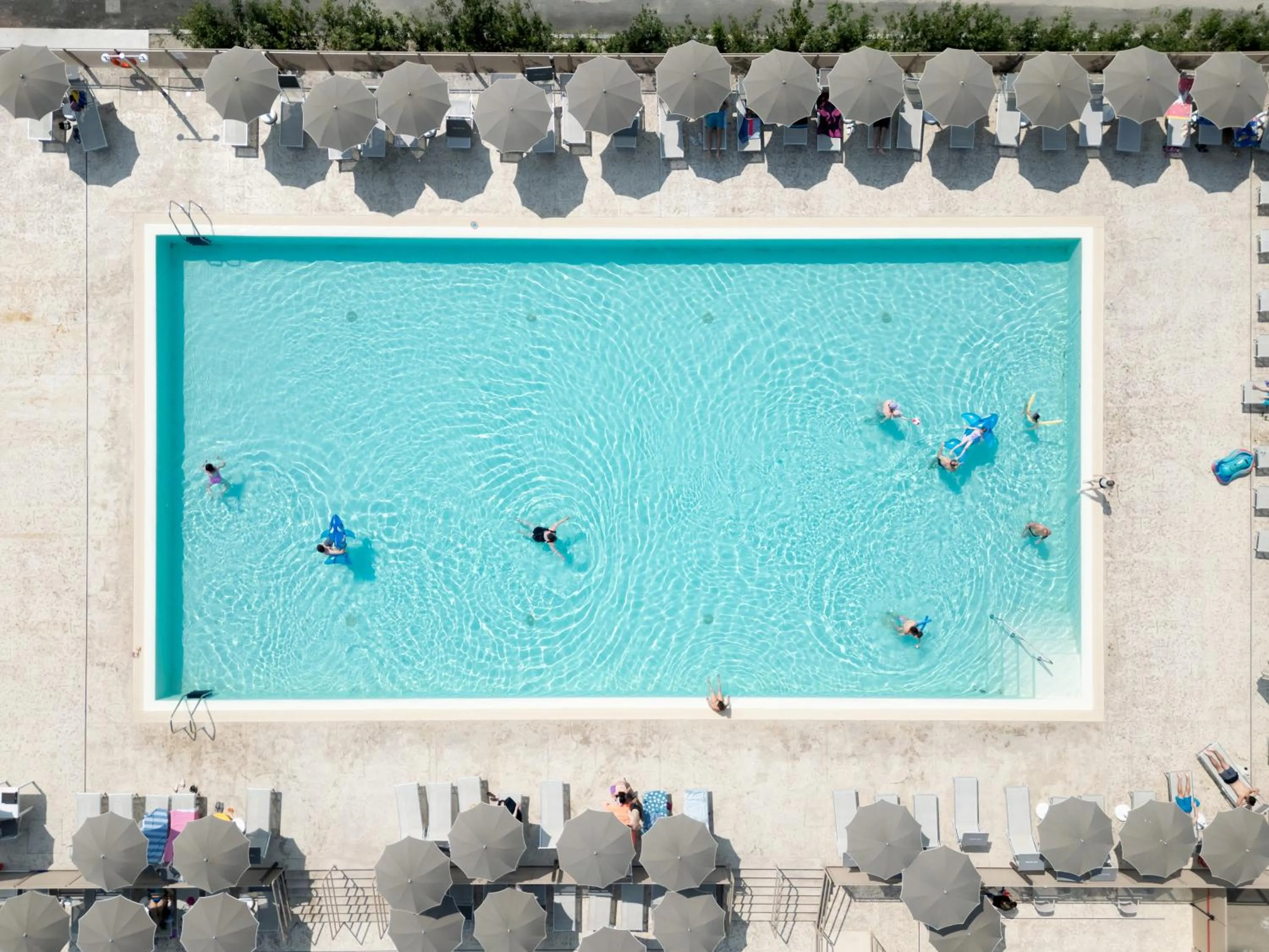 Swimming pool in Park Gallanti