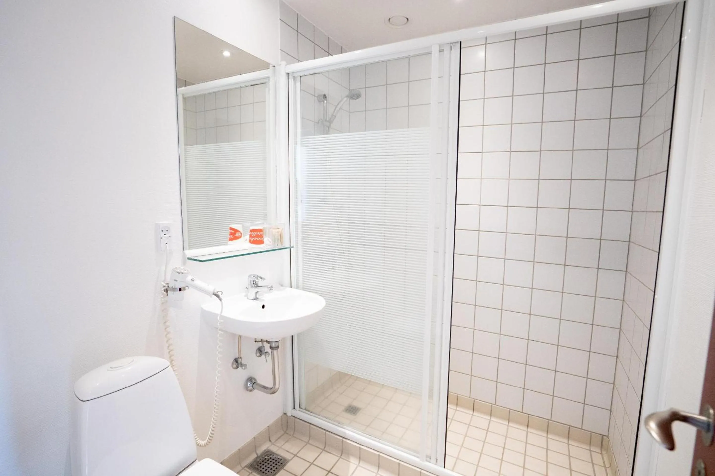 Bathroom in Hotel Medi