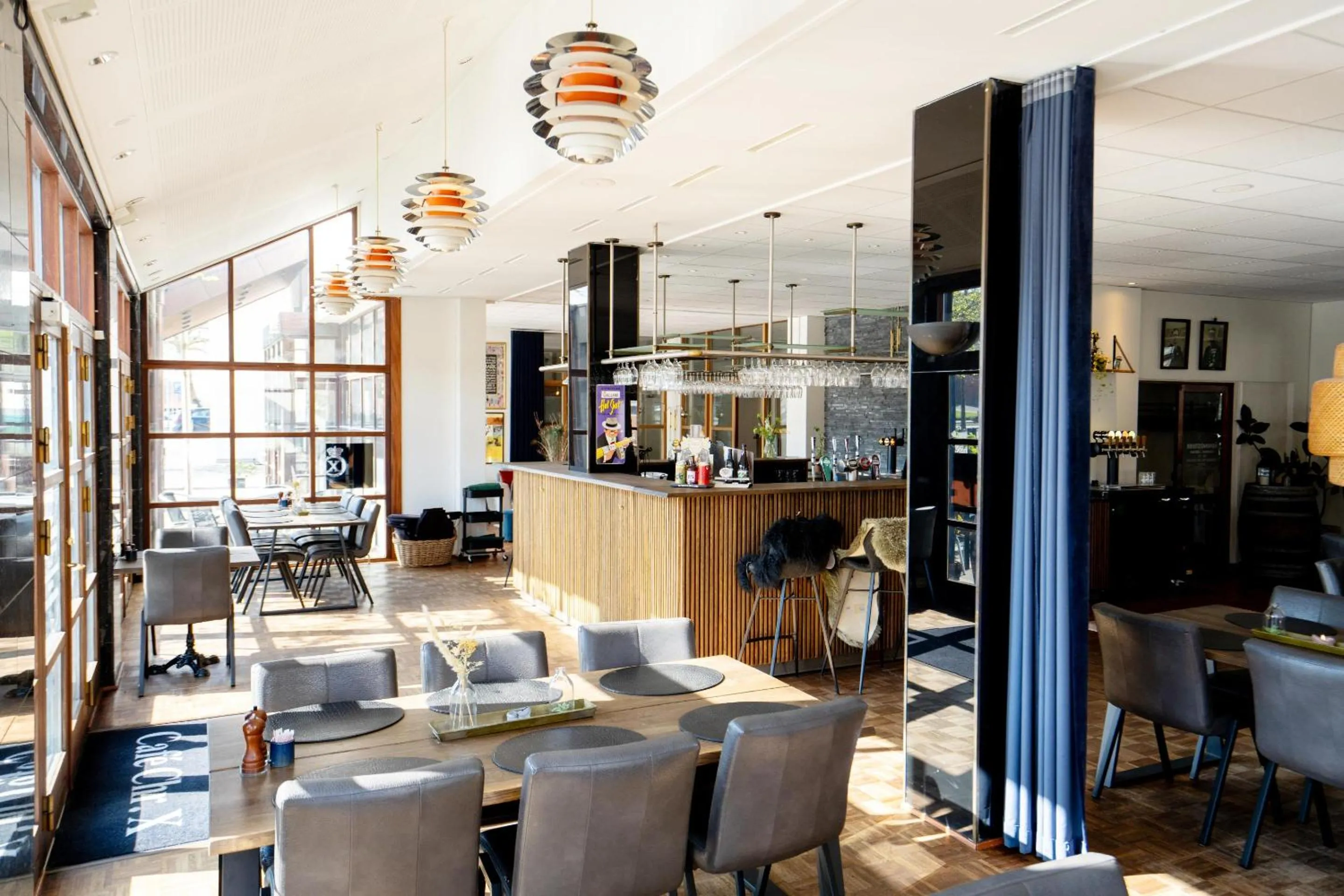 Restaurant/places to eat in Hotel Medi