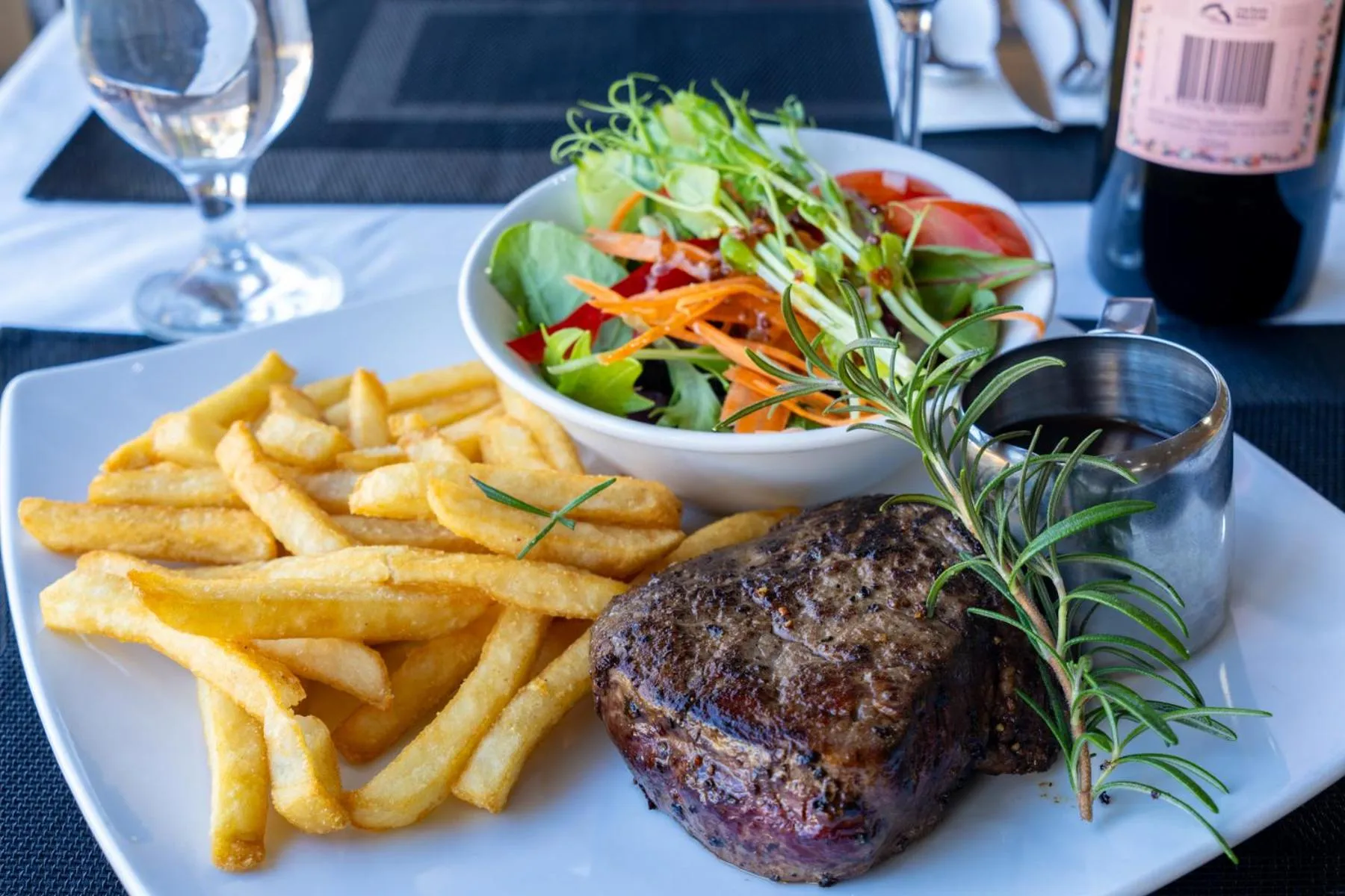 Restaurant/places to eat in Hospitality Kalgoorlie, SureStay Collection by Best Western