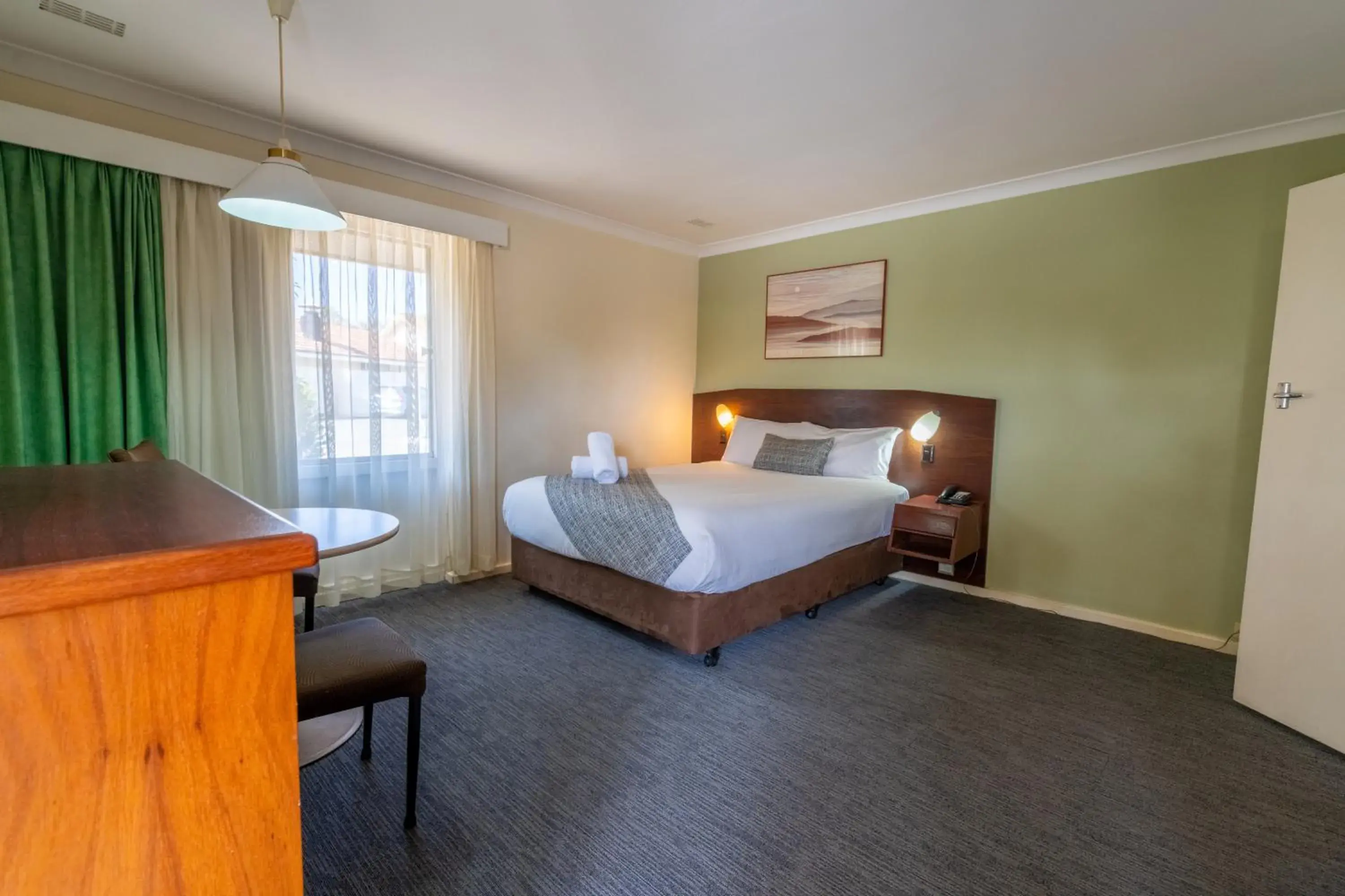 Standard King Room in Hospitality Kalgoorlie, SureStay Collection by Best Western Standard King Room in Hospitality Kalgoorlie, SureStay Collection by Best Western