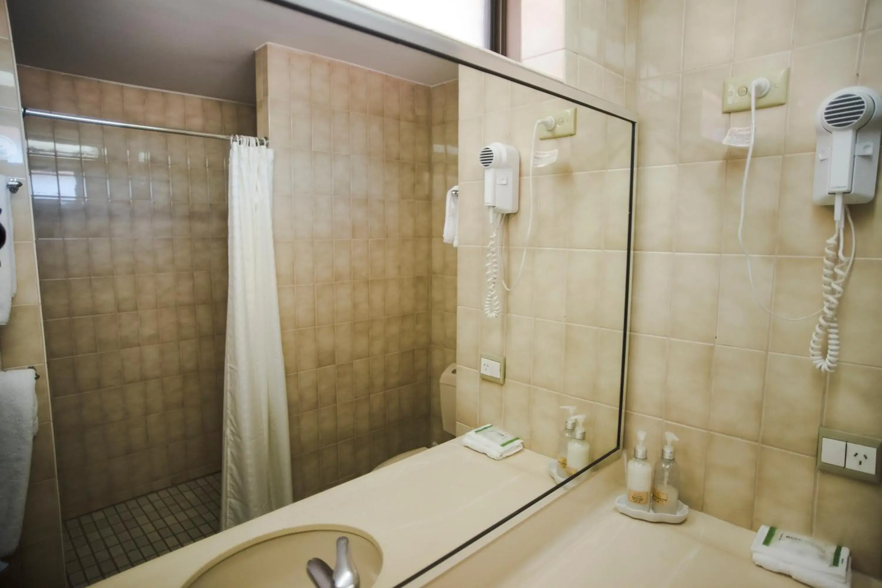 Executive Queen Room in Hospitality Kalgoorlie, SureStay Collection by Best Western Executive Queen Room in Hospitality Kalgoorlie, SureStay Collection by Best Western