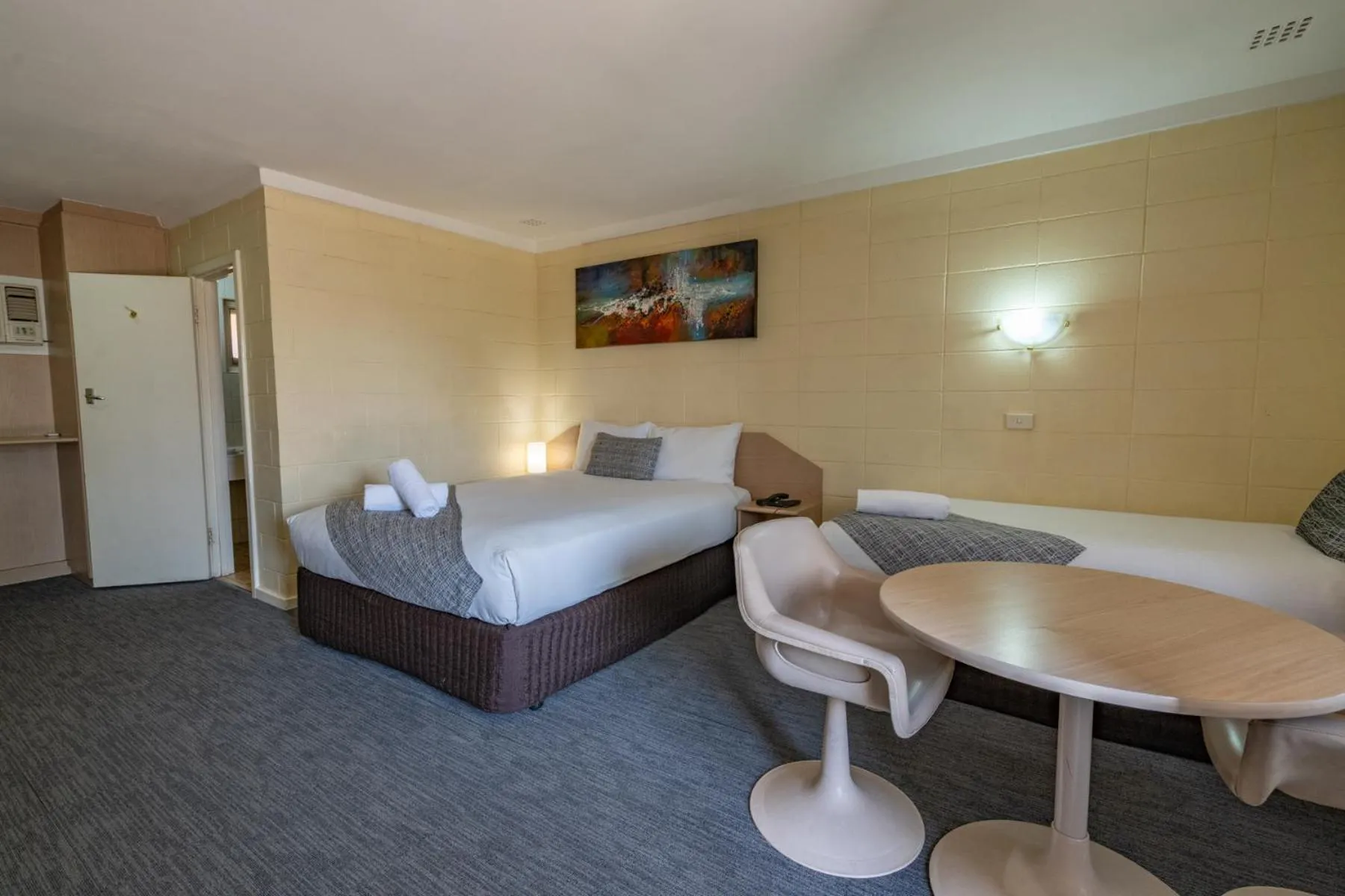Bedroom, Bed in Hospitality Kalgoorlie, SureStay Collection by Best Western