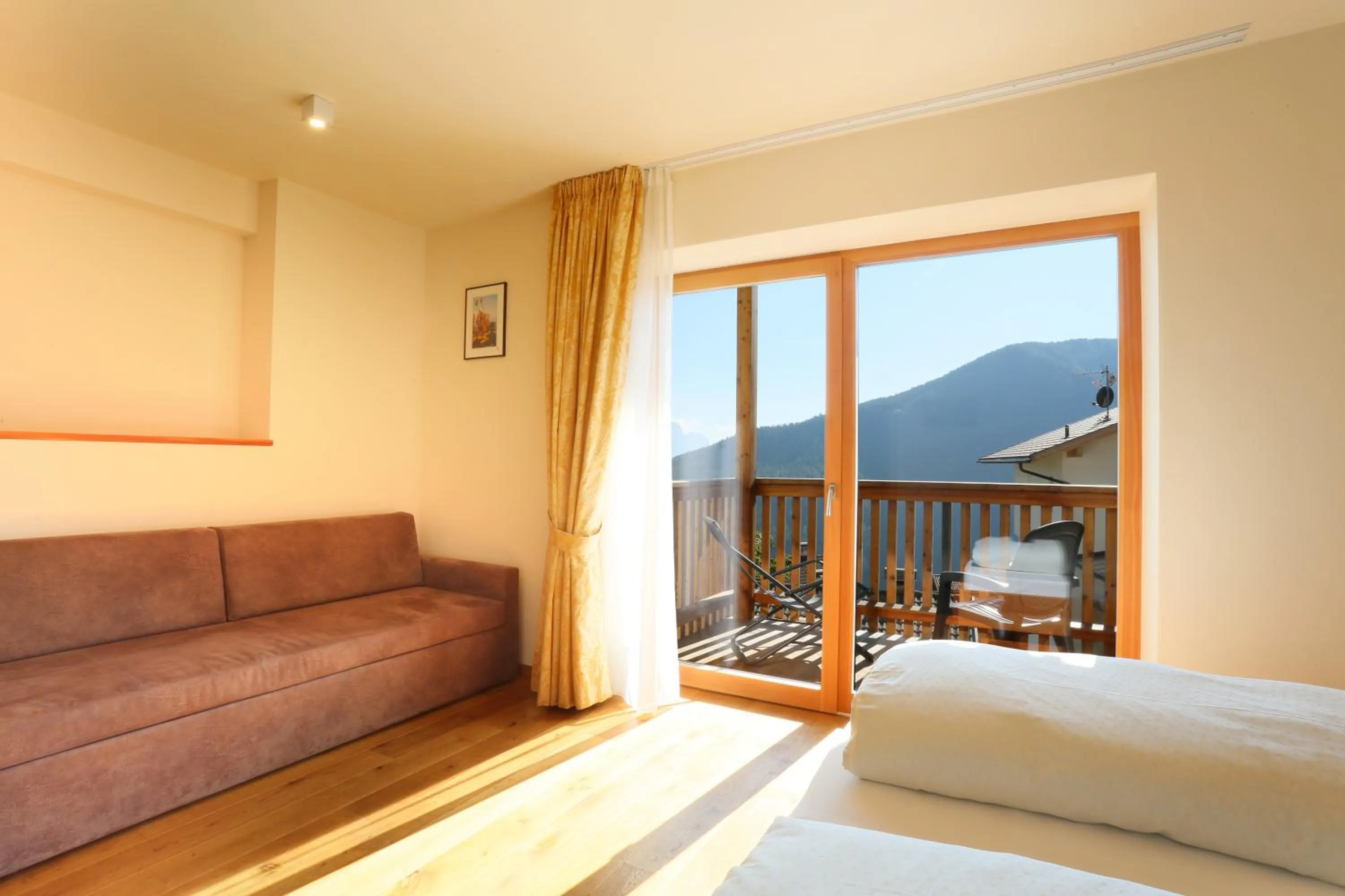 Balcony/Terrace, Bed in Gasthaus zum Weissen Kreuz