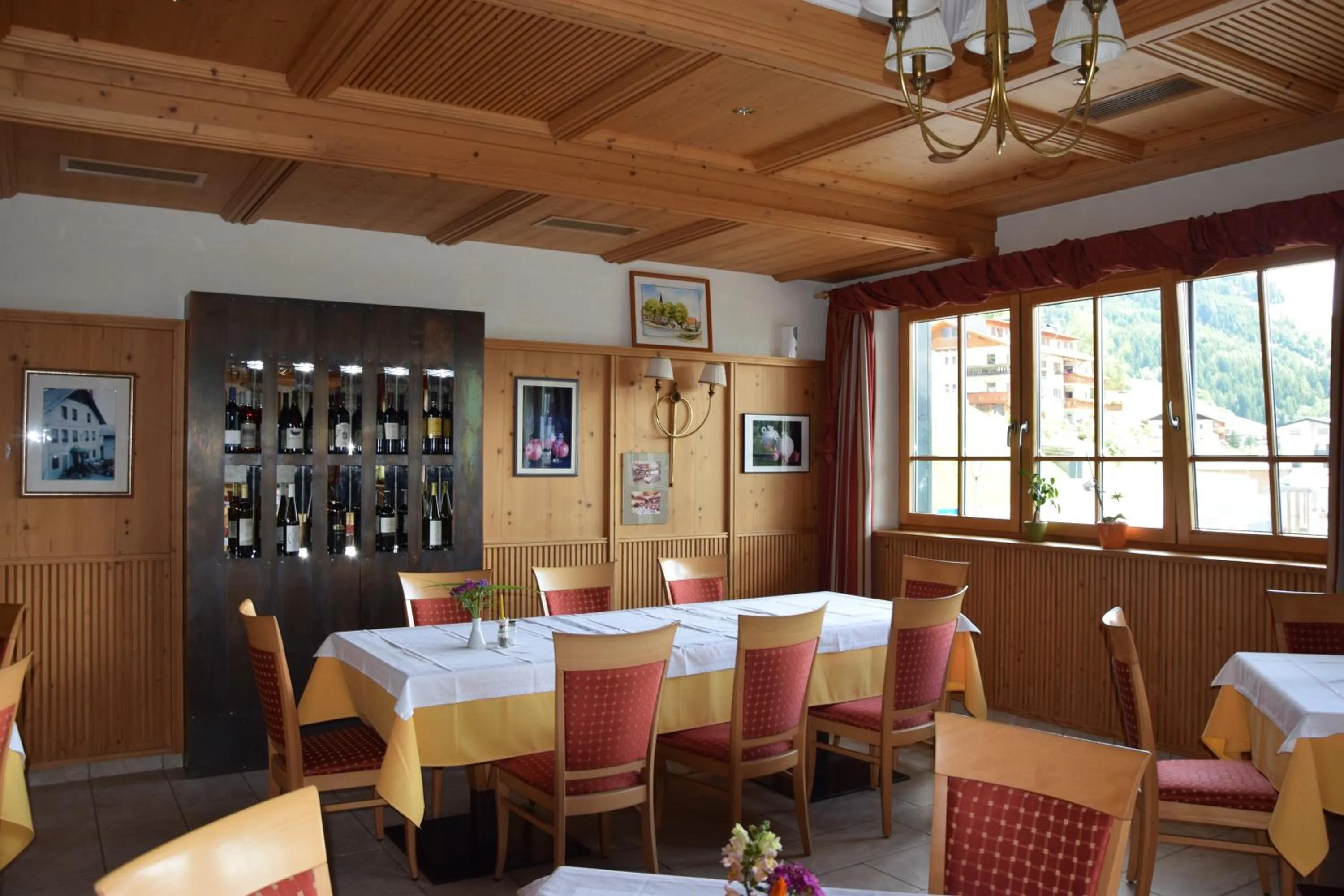 Restaurant/places to eat in Gasthaus zum Weissen Kreuz