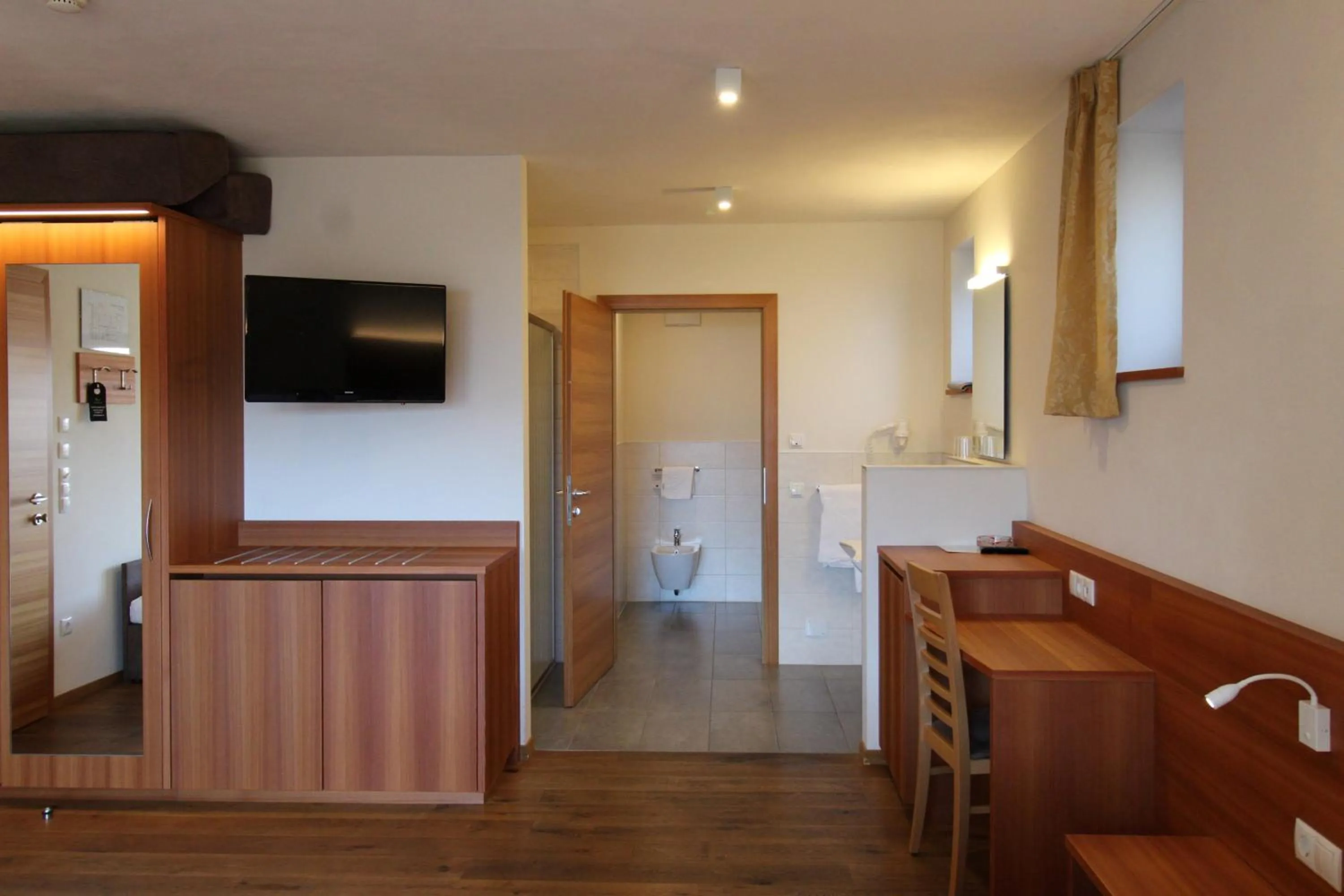 Photo of the whole room in Gasthaus zum Weissen Kreuz