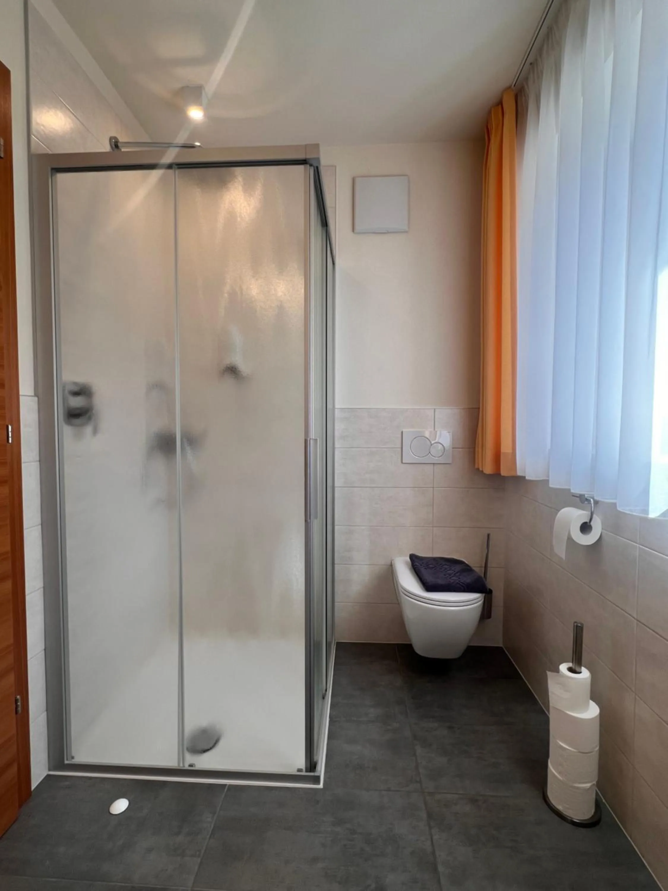 Shower in Gasthaus zum Weissen Kreuz