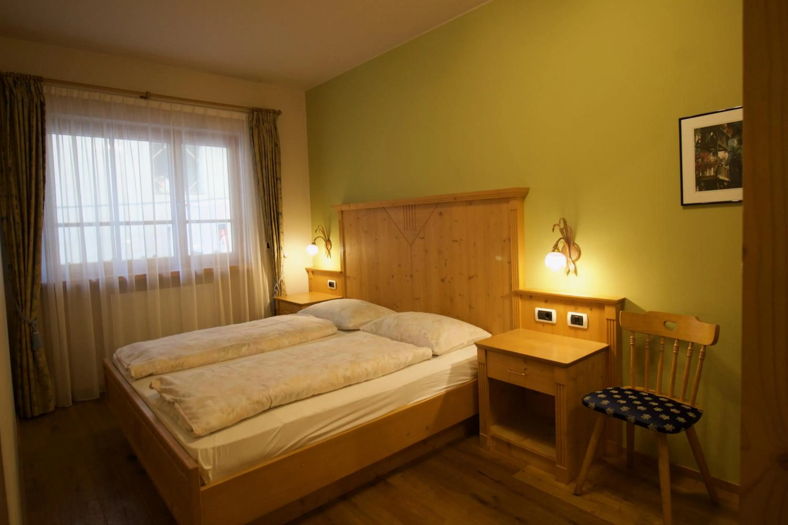 View (from property/room), Bed in Gasthaus zum Weissen Kreuz