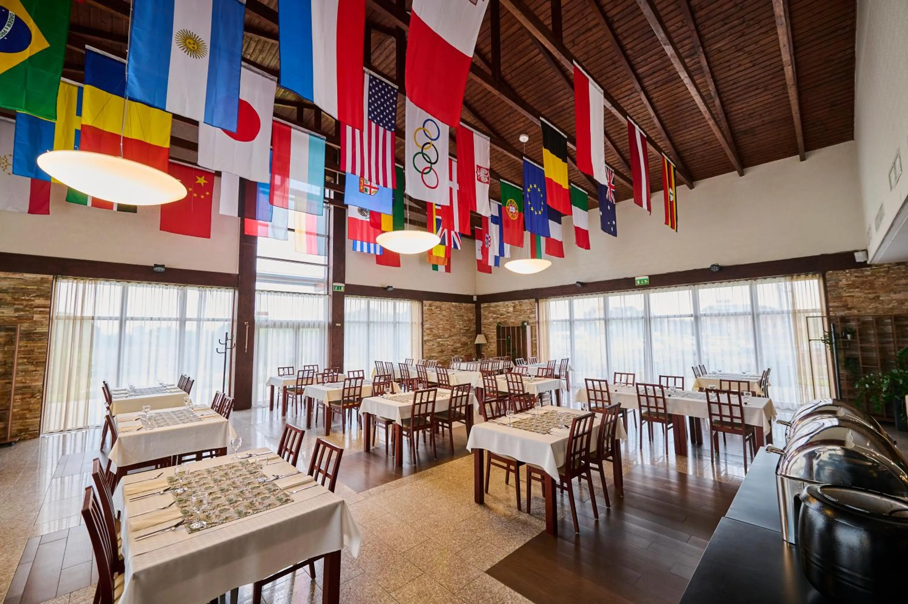 Restaurant/places to eat in Hotel i Aquapark Olender