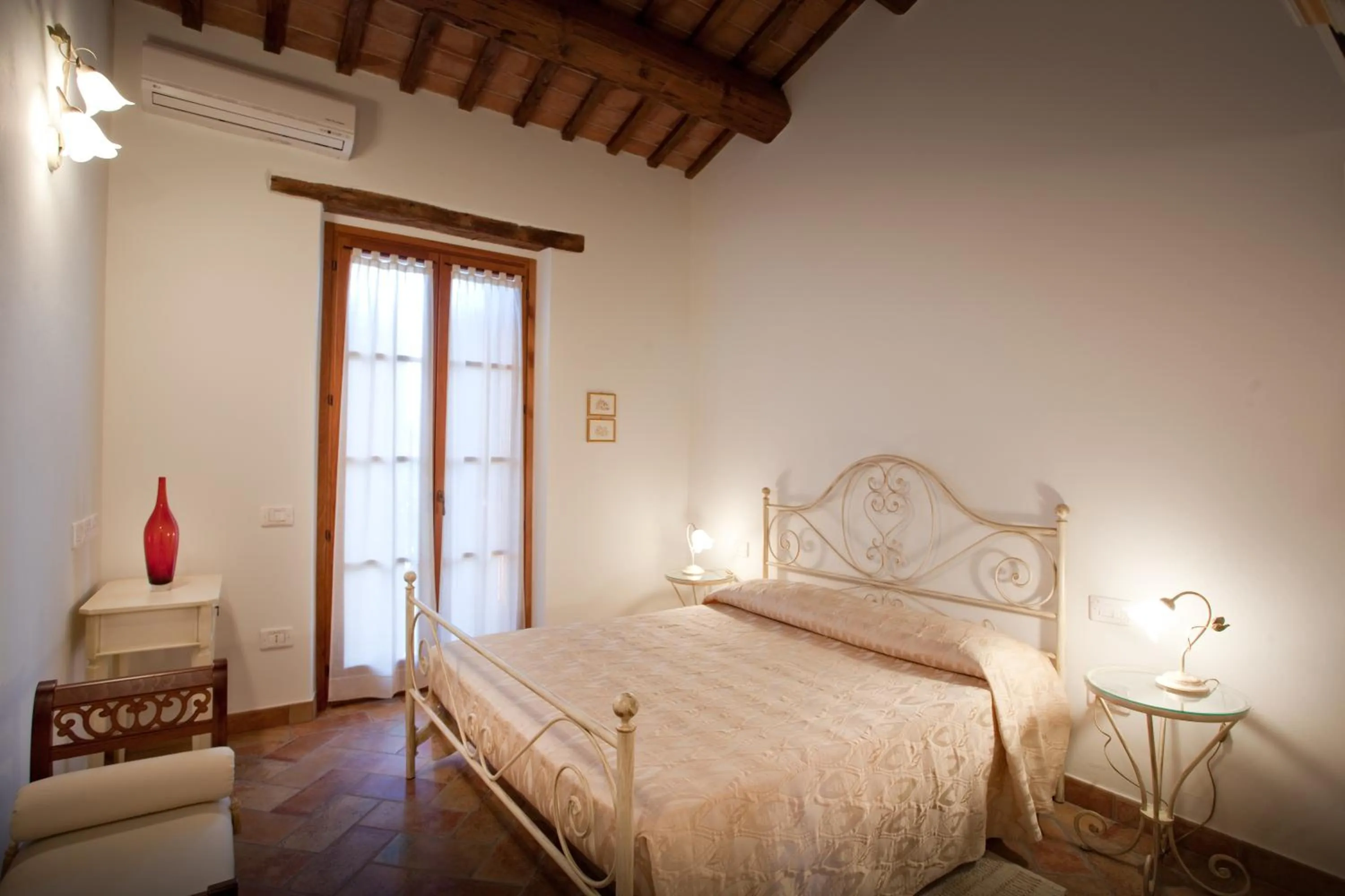 Bedroom, Bed in Valle del Metauro Country House