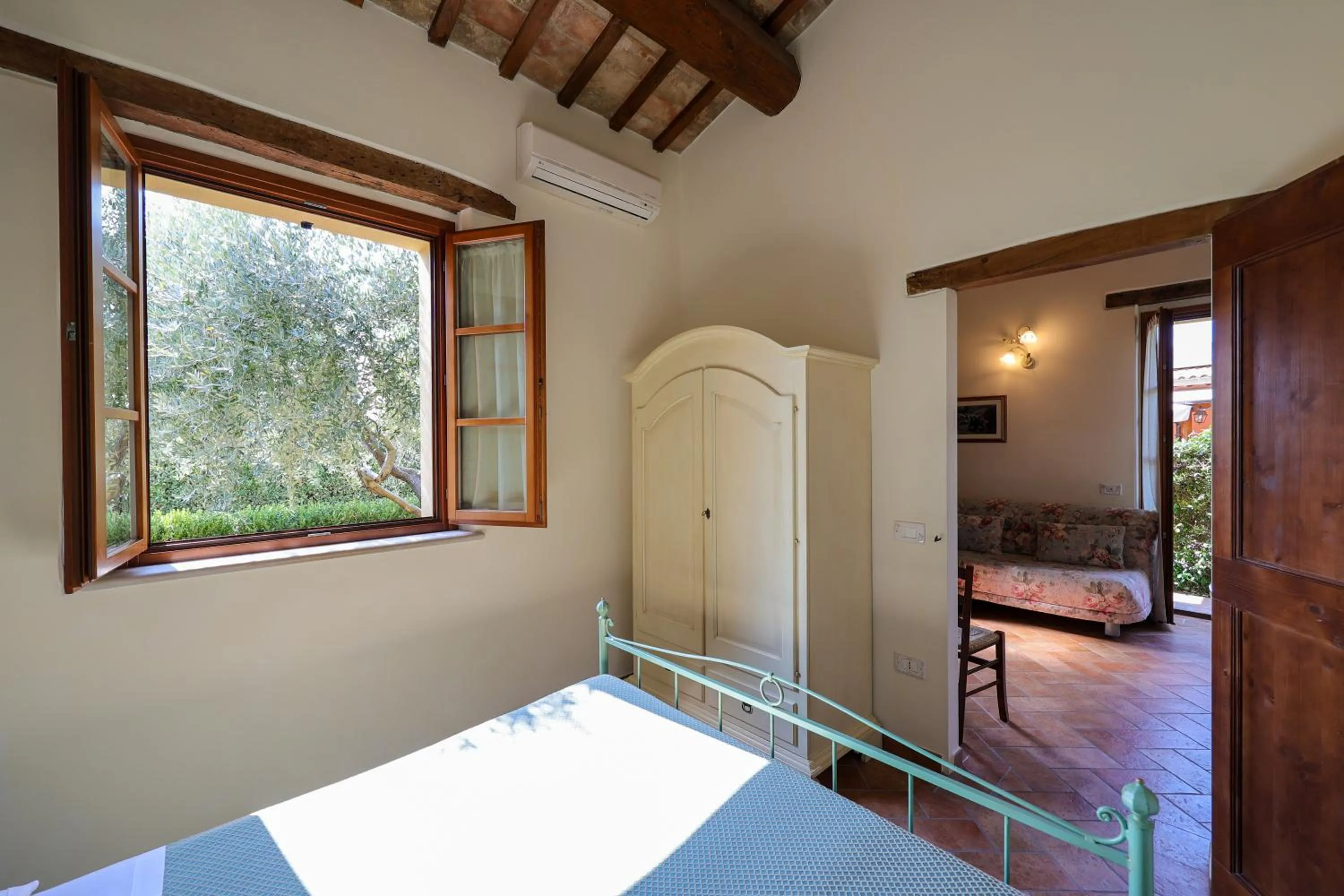 Bed in Valle del Metauro Country House