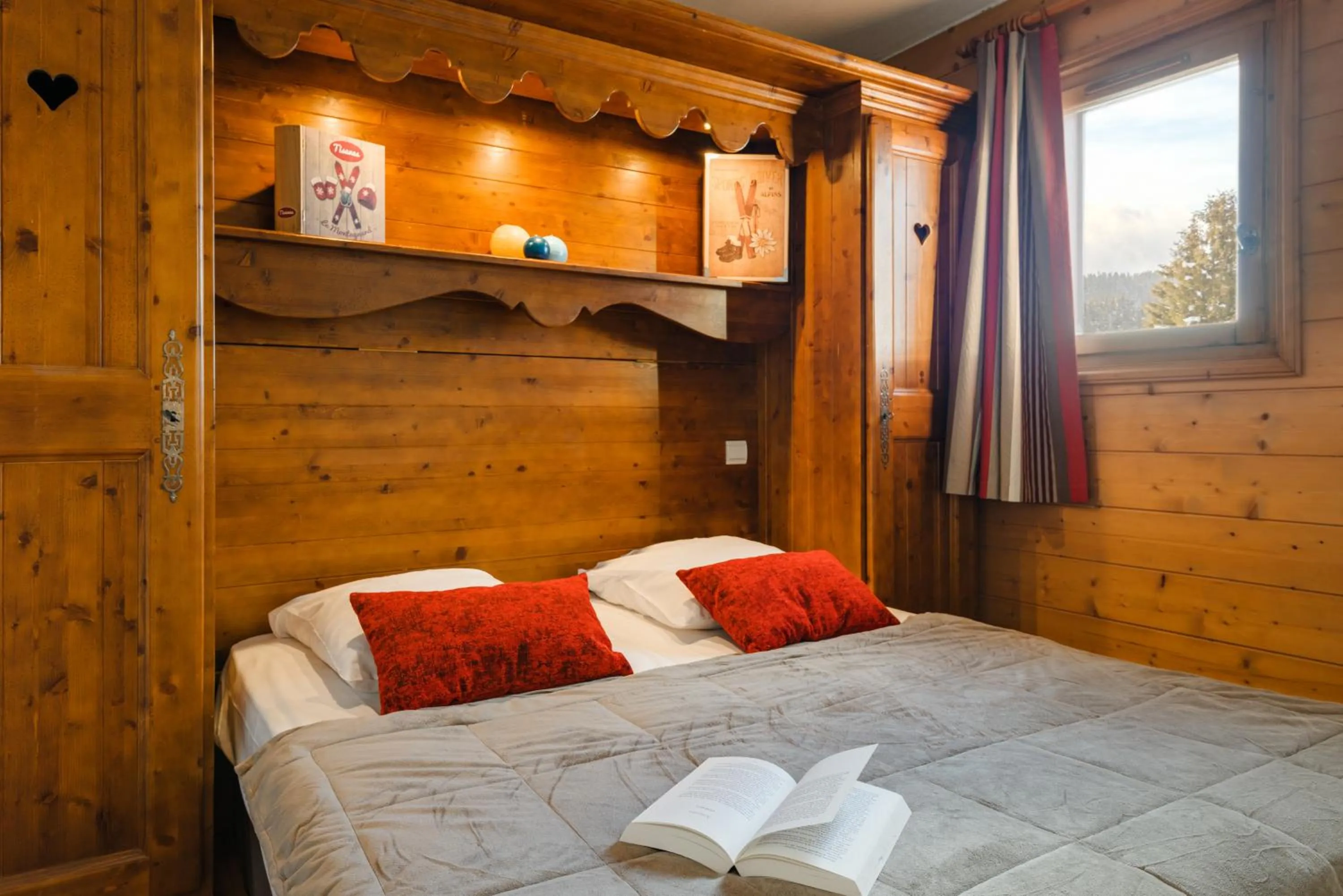 Bedroom, Bed in Lagrange Vacances Le Village des Lapons