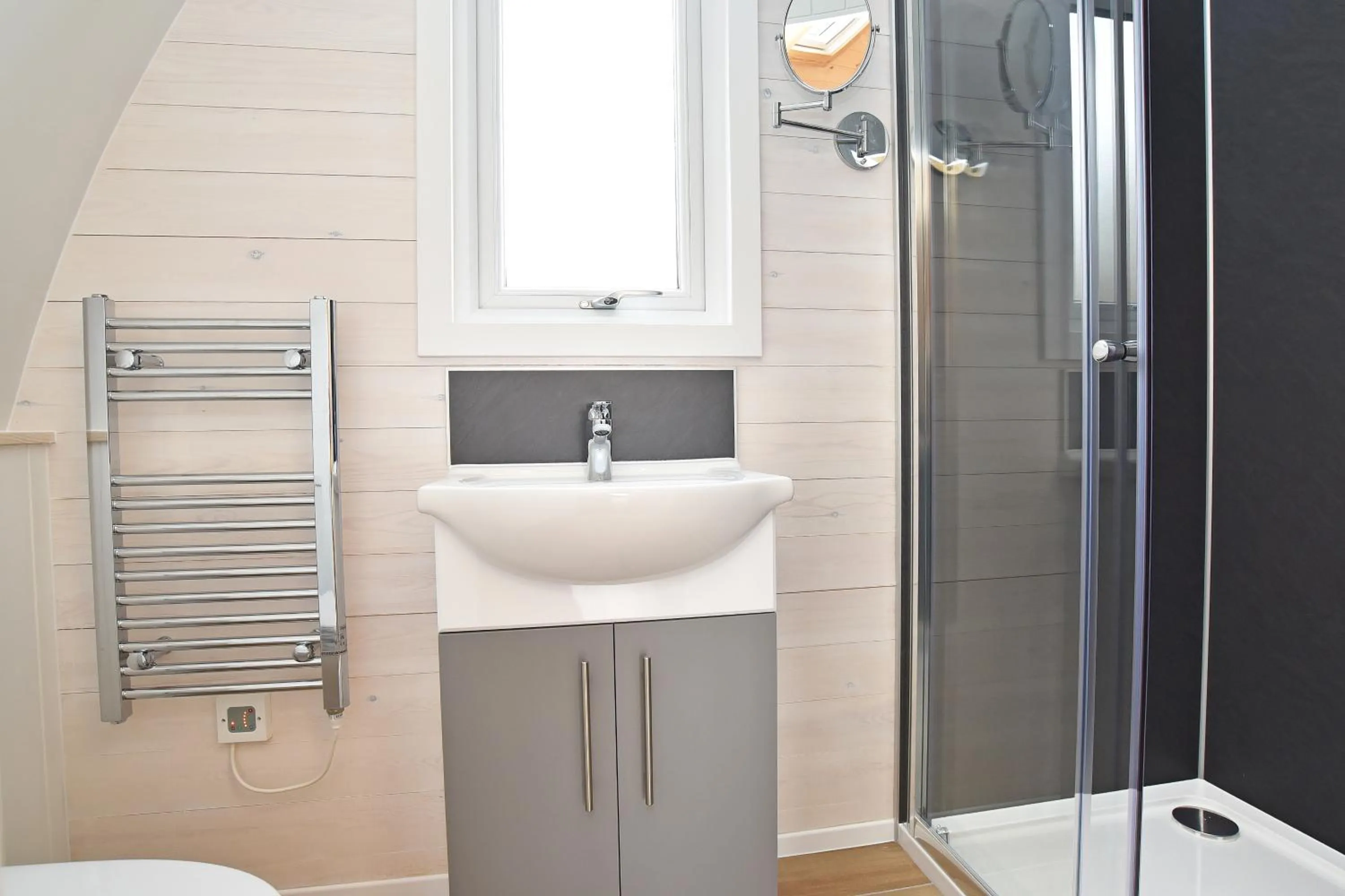 Bathroom in Chequers Inn