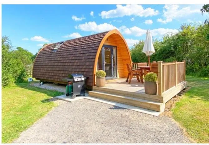 Property building in Chequers Inn