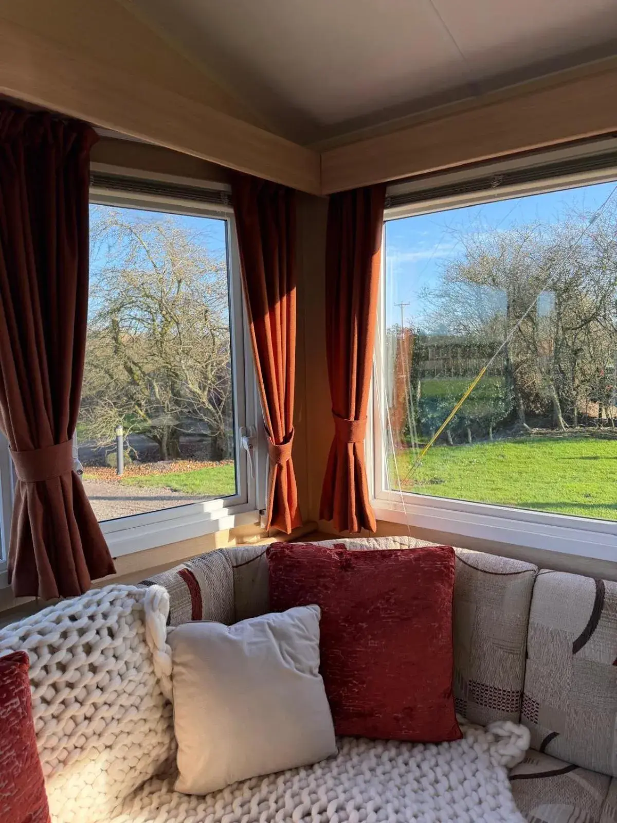 Family Two-Bedroom Apartment with View in Chequers Inn Family Two-Bedroom Apartment with View in Chequers Inn