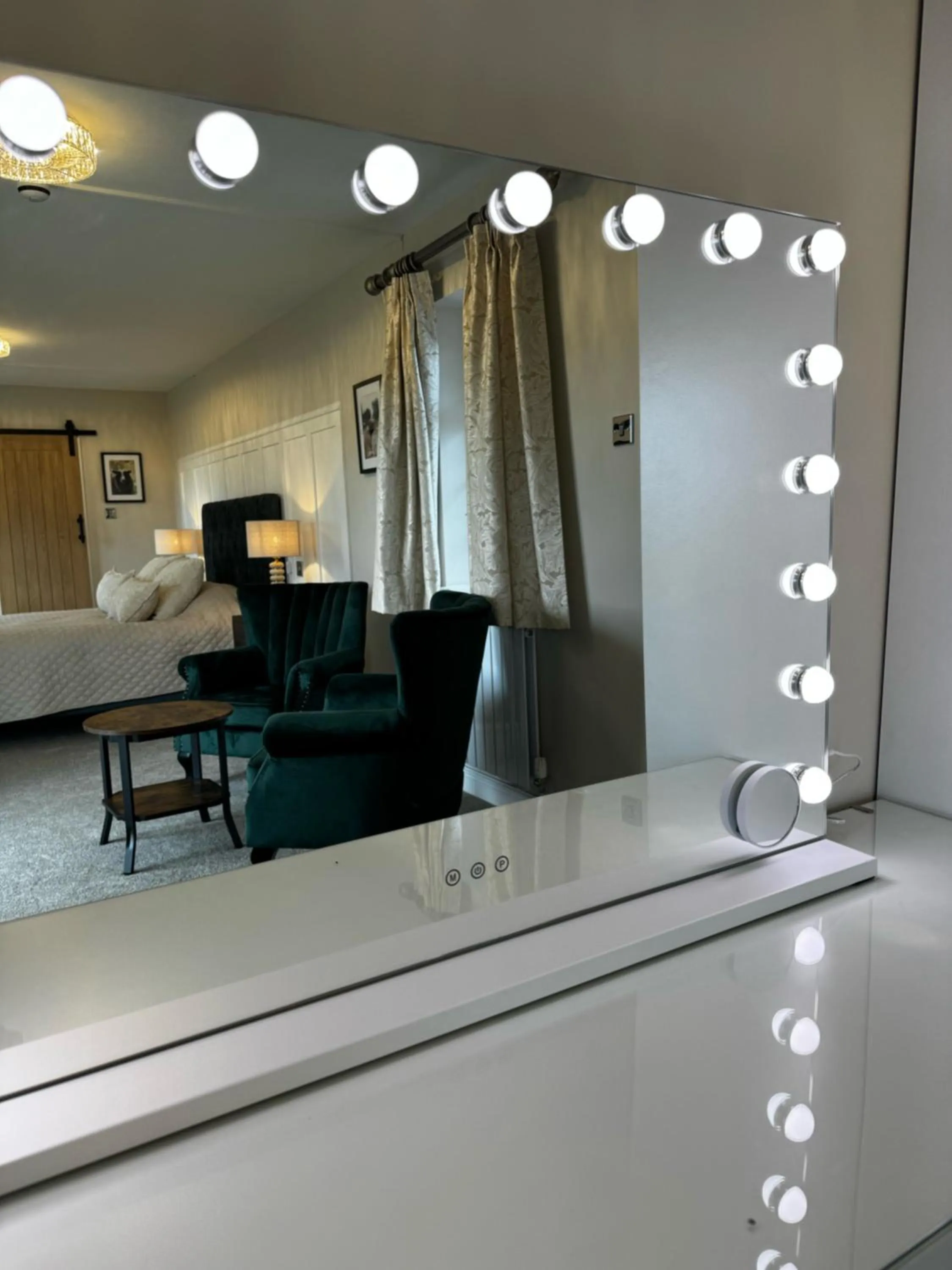 Living room in Chequers Inn