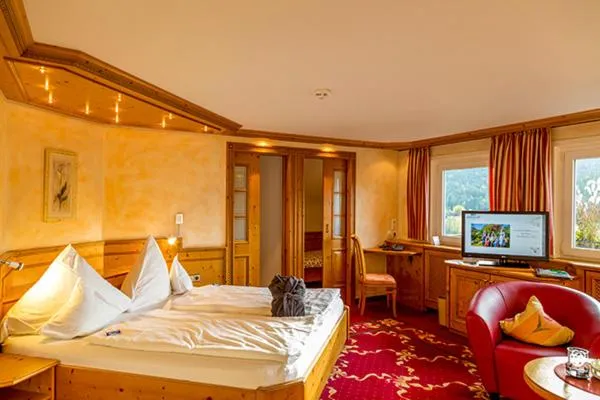 Photo of the whole room, Bed in Hotel Heselbacher Hof