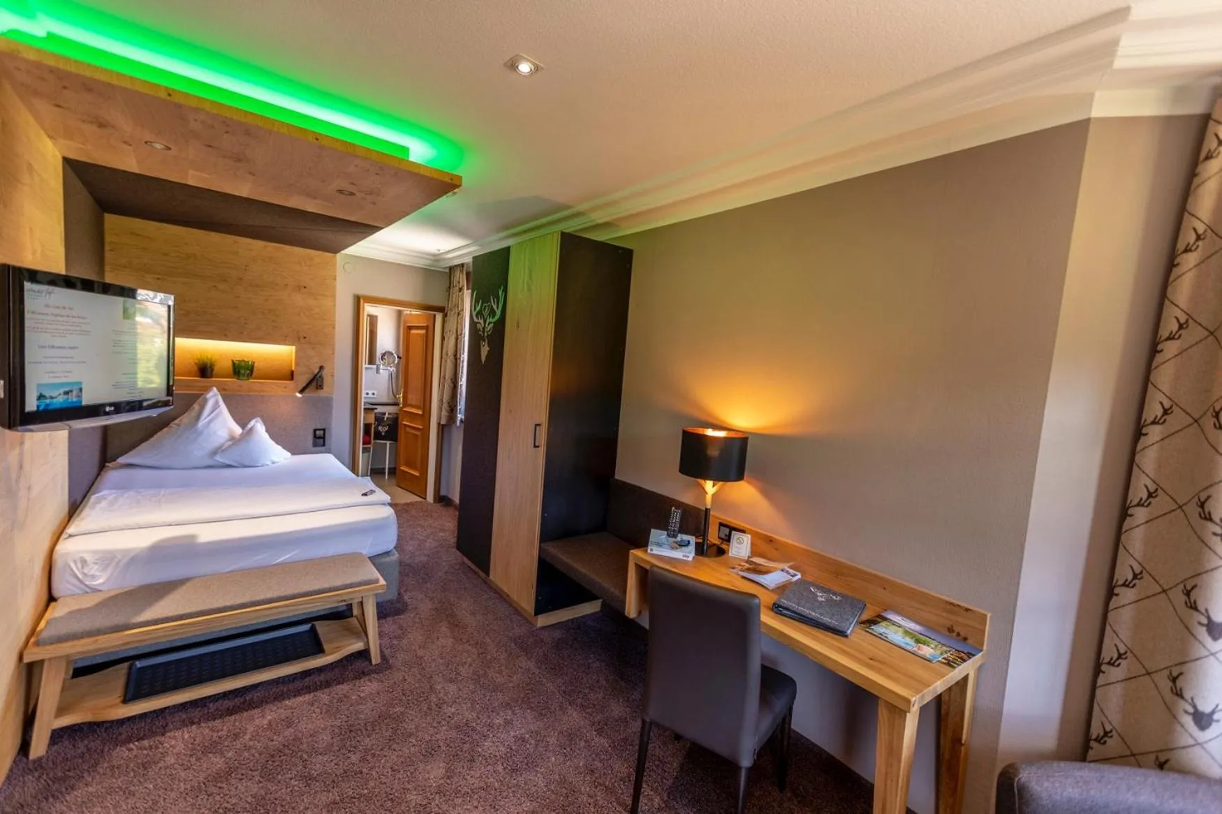 Photo of the whole room, Bed in Hotel Heselbacher Hof