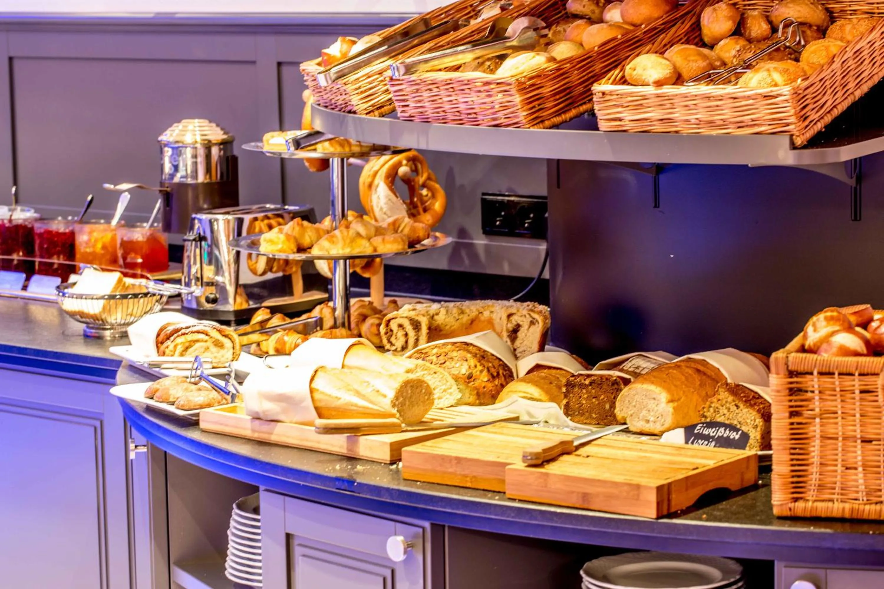 Buffet breakfast in Hotel Heselbacher Hof