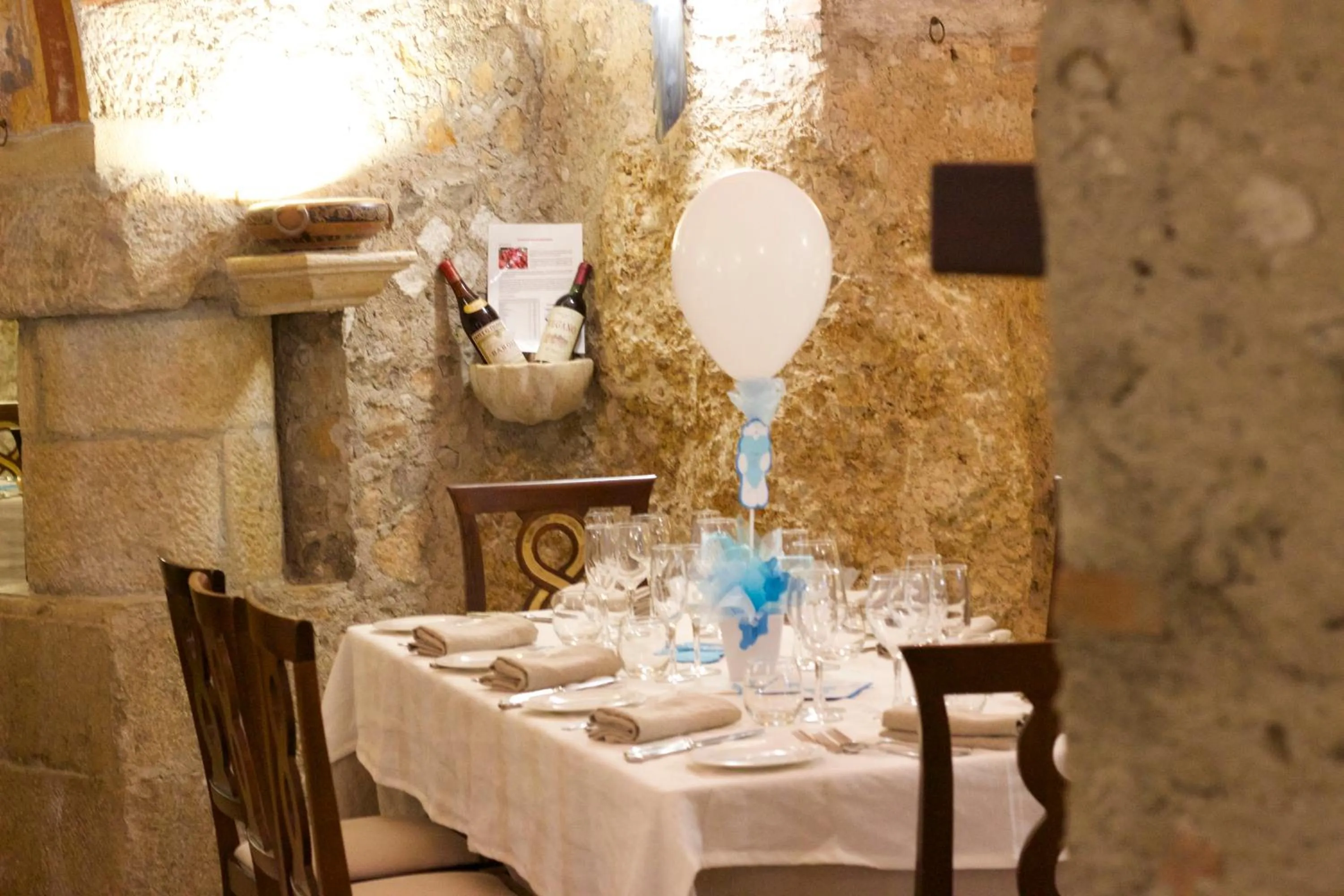 Restaurant/places to eat in Villa Cosilinum