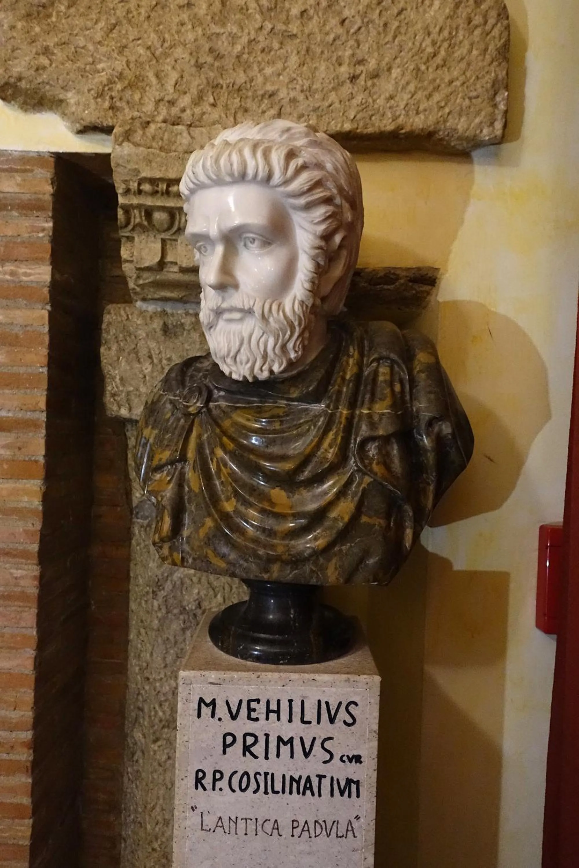 Decorative detail in Villa Cosilinum