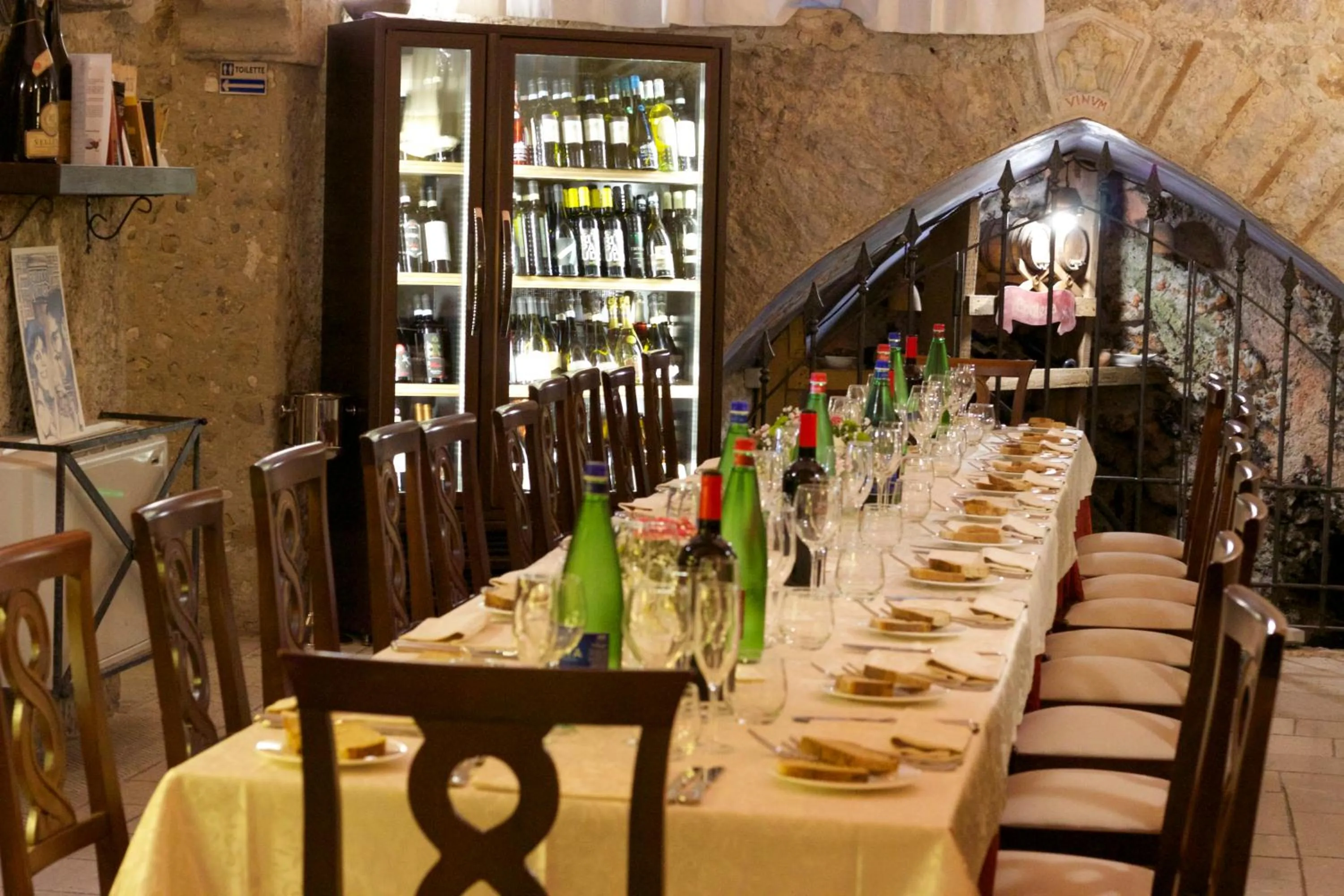 Restaurant/places to eat in Villa Cosilinum