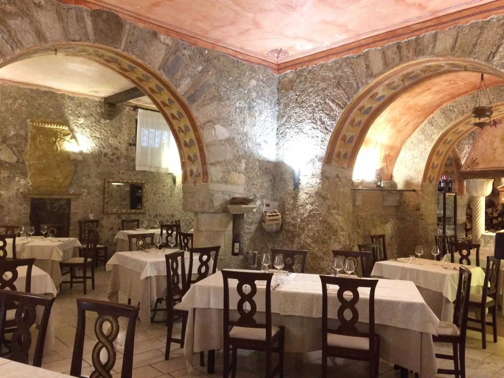 Restaurant/places to eat in Villa Cosilinum