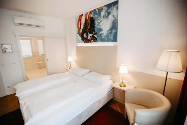 Superior Double Room in Boutique Hotel Goldenes Lamm Superior Double Room in Boutique Hotel Goldenes Lamm